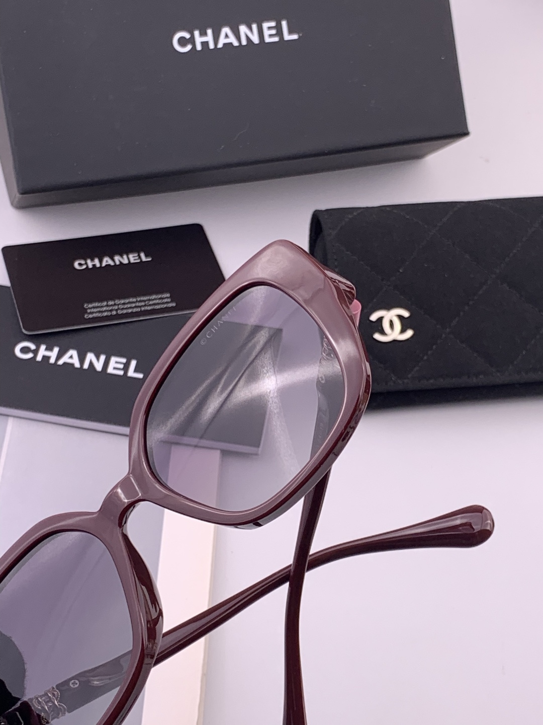 【CHANEL】香奈儿 新款潮流爆款 时尚方框太阳镜 佩戴舒适 网红潮款墨镜  女士高清加厚偏光太阳镜🕶