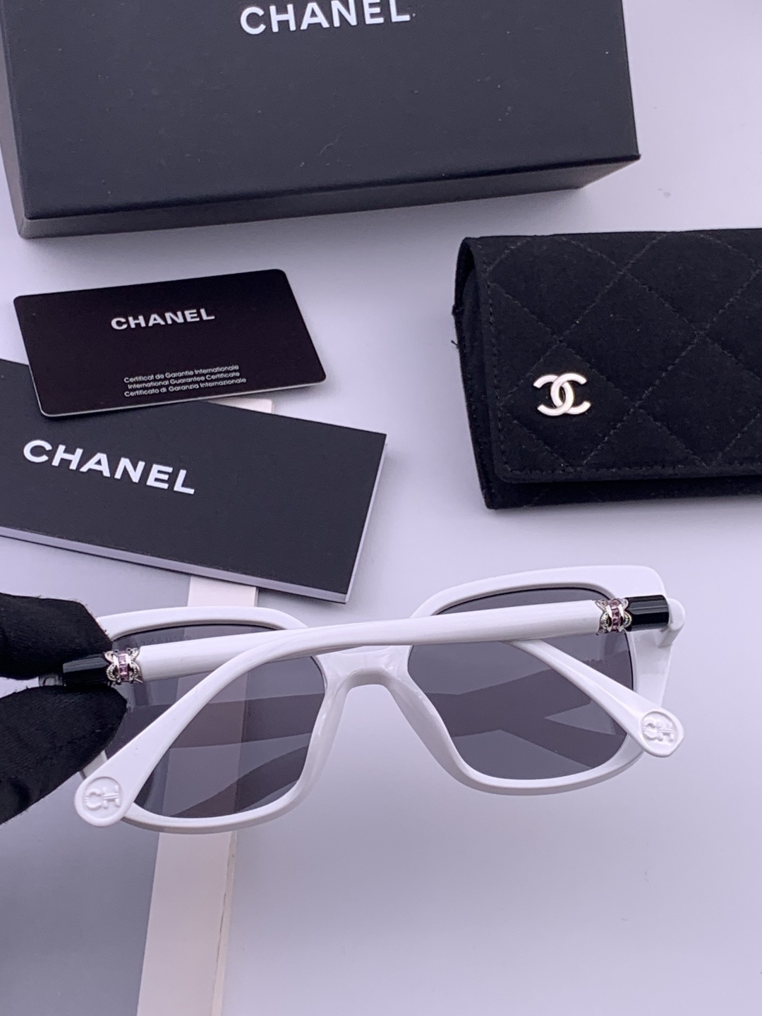 【CHANEL】香奈儿 新款潮流爆款 时尚方框太阳镜 佩戴舒适 网红潮款墨镜  女士高清加厚偏光太阳镜🕶