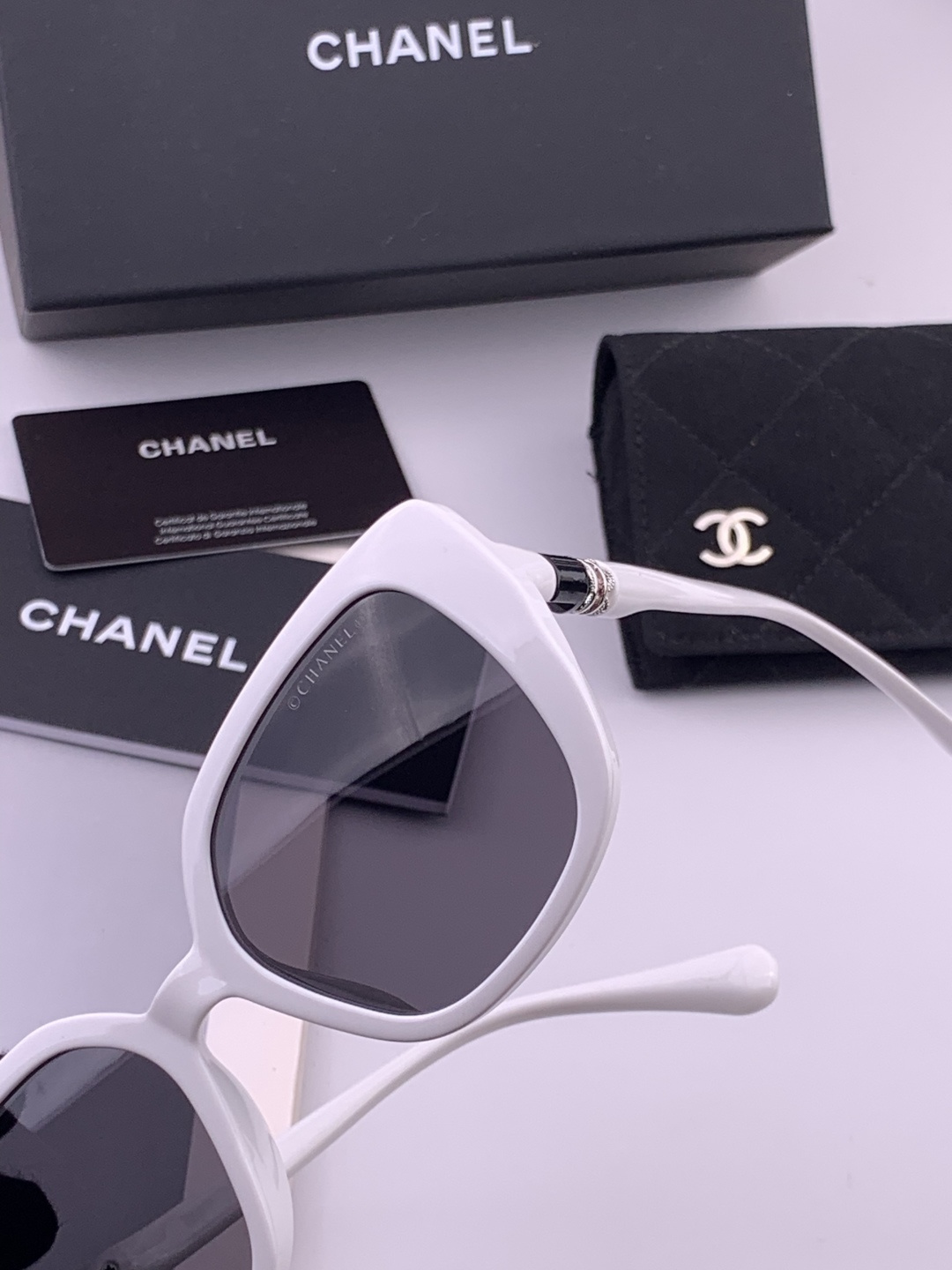 【CHANEL】香奈儿 新款潮流爆款 时尚方框太阳镜 佩戴舒适 网红潮款墨镜  女士高清加厚偏光太阳镜🕶