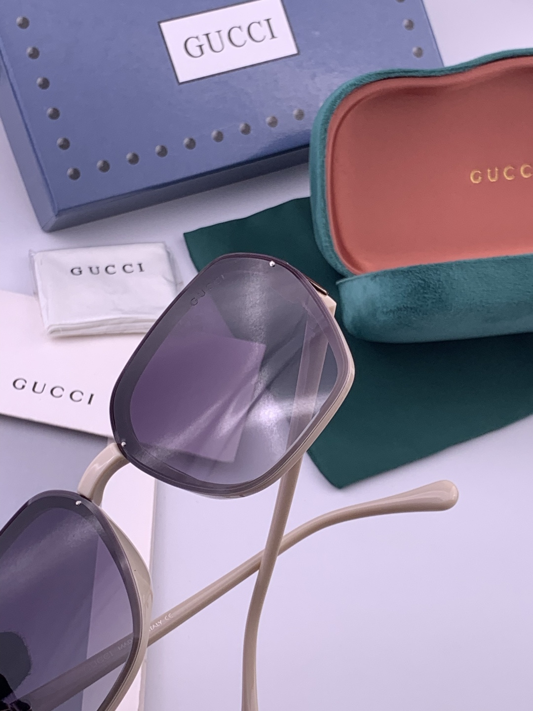 🔺 【GUCCI】开春新款 潮流爆款 时尚方框太阳镜 高品质 佩戴舒适 网红潮款墨镜 型号：G313