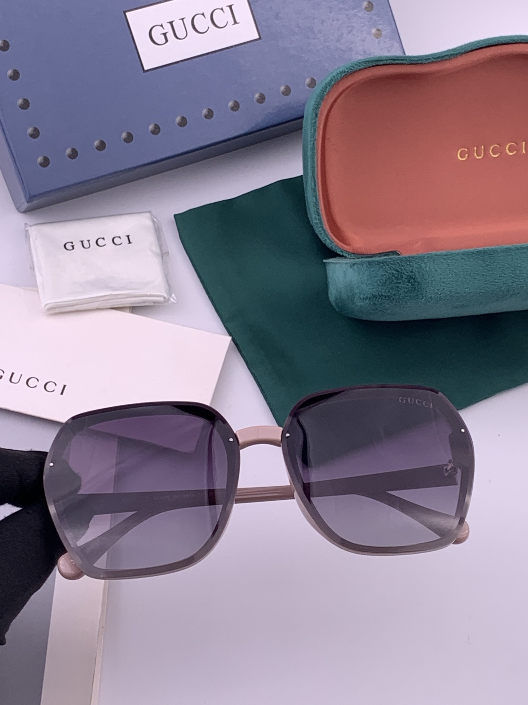 🔺 【GUCCI】开春新款 潮流爆款 时尚方框太阳镜 高品质 佩戴舒适 网红潮款墨镜 型号：G313
