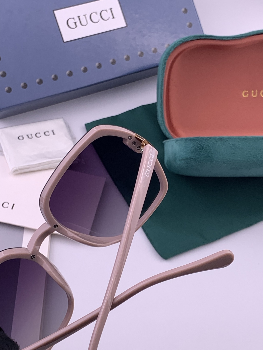 🔺 【GUCCI】开春新款 潮流爆款 时尚方框太阳镜 高品质 佩戴舒适 网红潮款墨镜 型号：G313