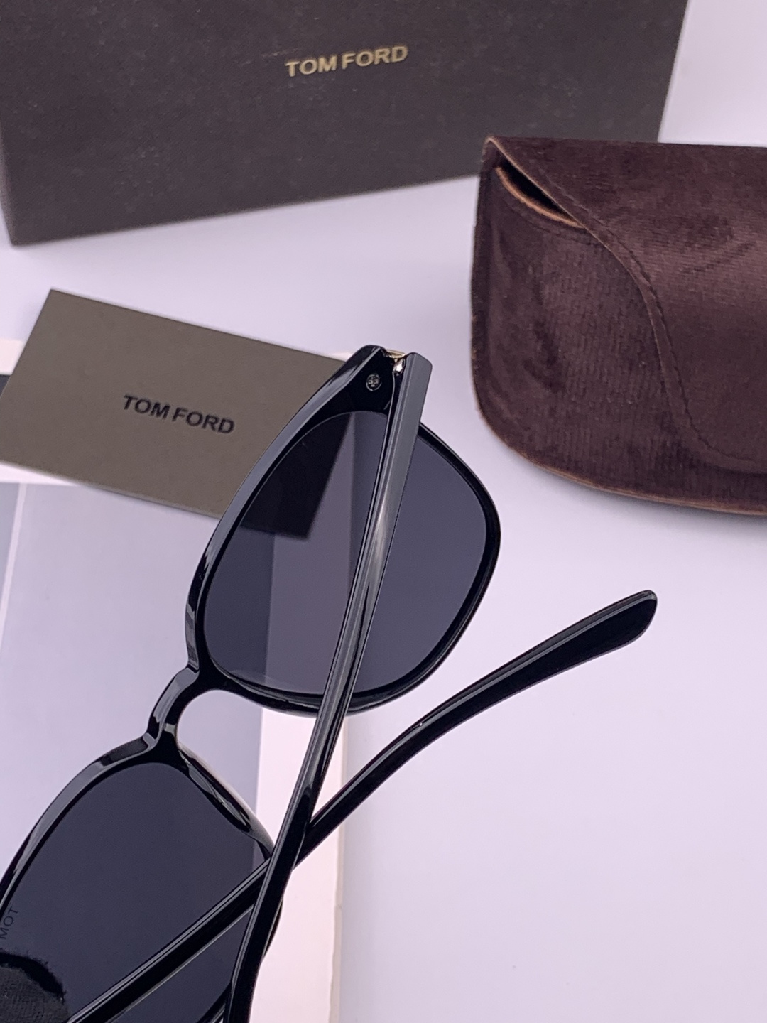 【TOMFORD】汤姆福特 爆款来袭！经典火爆作品 重磅出击 ！超经典偏光眼镜，时刻展现时尚大牌风范！我