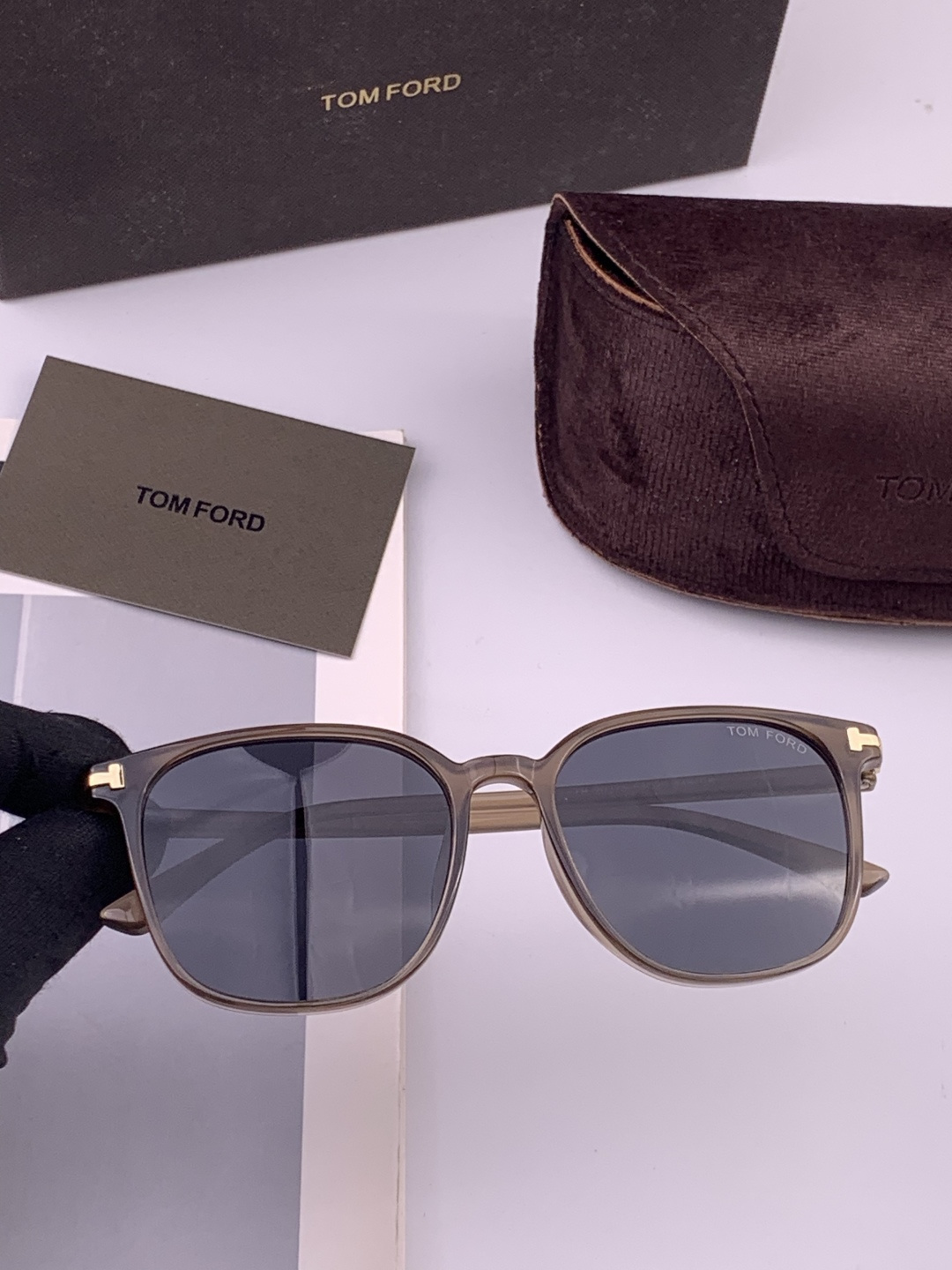 【TOMFORD】汤姆福特 爆款来袭！经典火爆作品 重磅出击 ！超经典偏光眼镜，时刻展现时尚大牌风范！我