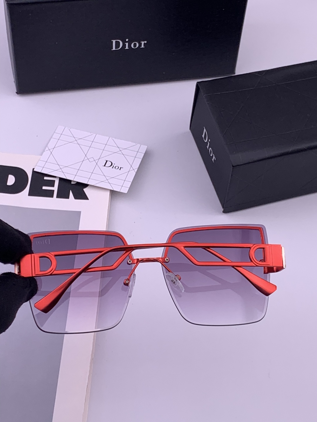 🔺 【DIOR-迪奥】开春新款 潮流爆款 时尚方框太阳镜 高品质 佩戴舒适 网红潮款墨镜 型号：D968