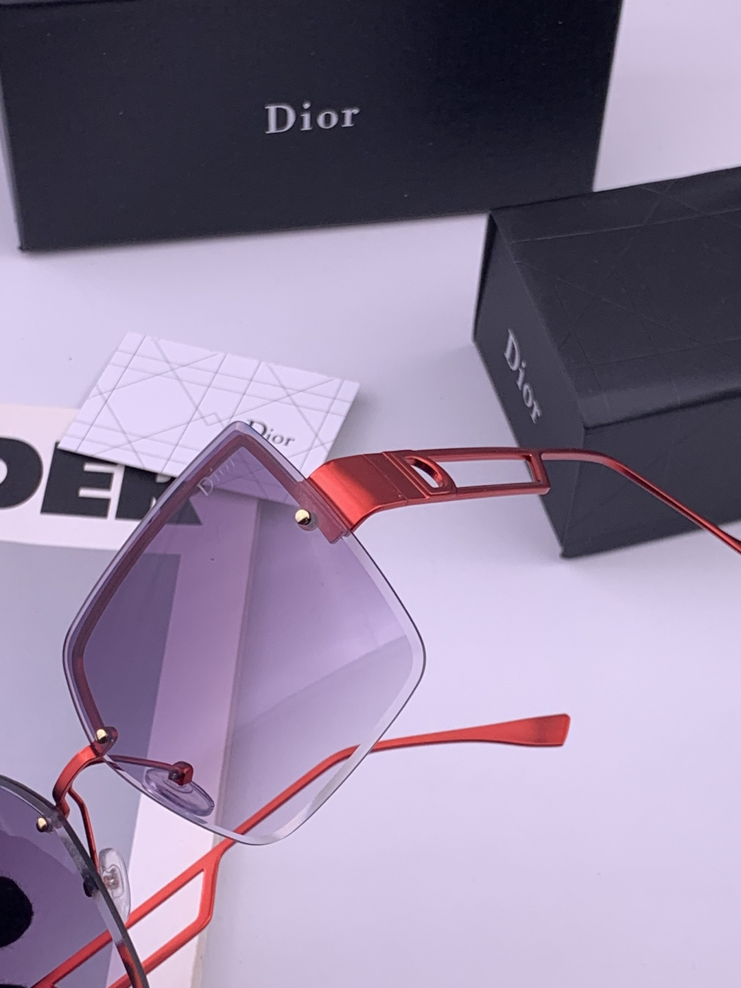 🔺 【DIOR-迪奥】开春新款 潮流爆款 时尚方框太阳镜 高品质 佩戴舒适 网红潮款墨镜 型号：D968