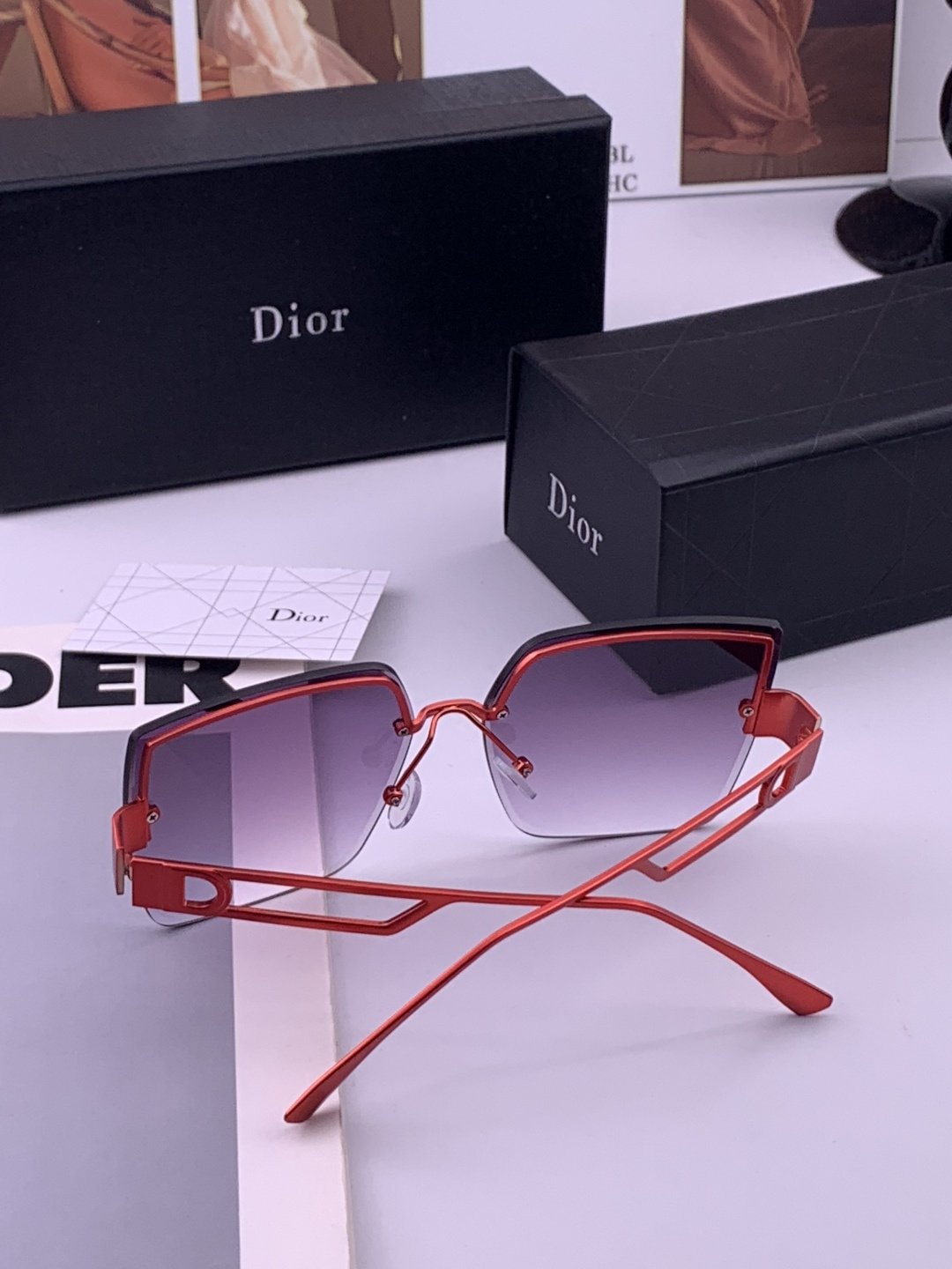 🔺 【DIOR-迪奥】开春新款 潮流爆款 时尚方框太阳镜 高品质 佩戴舒适 网红潮款墨镜 型号：D968