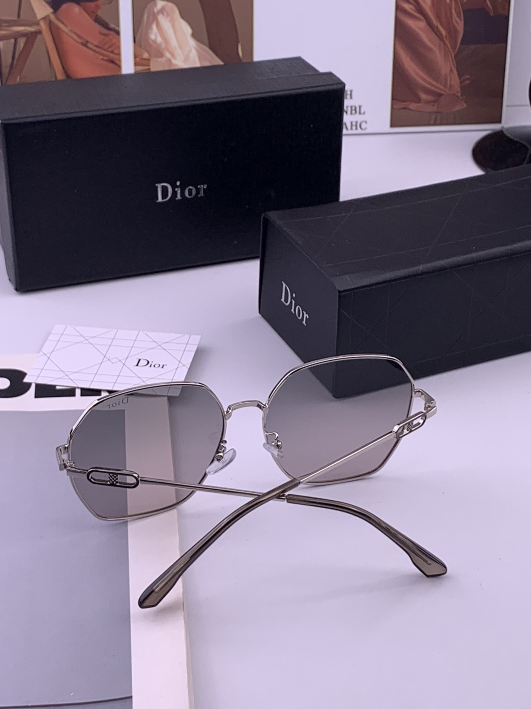 🔺 DIOR🔻官方新款 众多明星同款[色]‼️‼️新款大框偏光墨镜 🌈🌈宝丽来超清加厚太阳镜🔝🔝型号：C