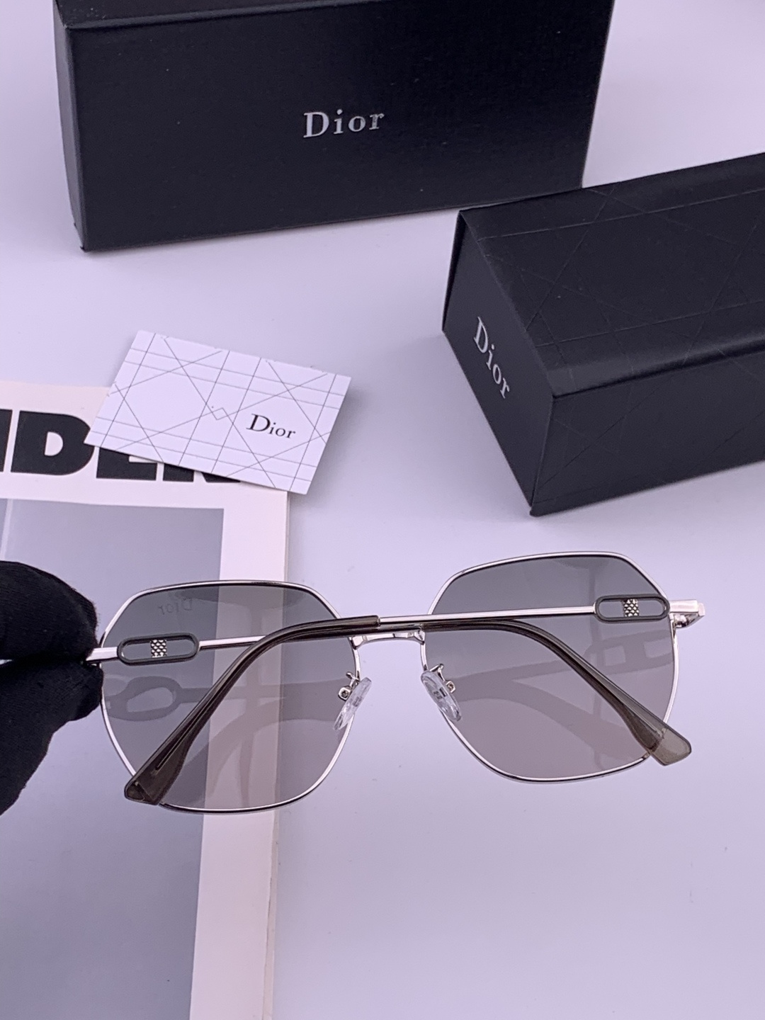 🔺 DIOR🔻官方新款 众多明星同款[色]‼️‼️新款大框偏光墨镜 🌈🌈宝丽来超清加厚太阳镜🔝🔝型号：C