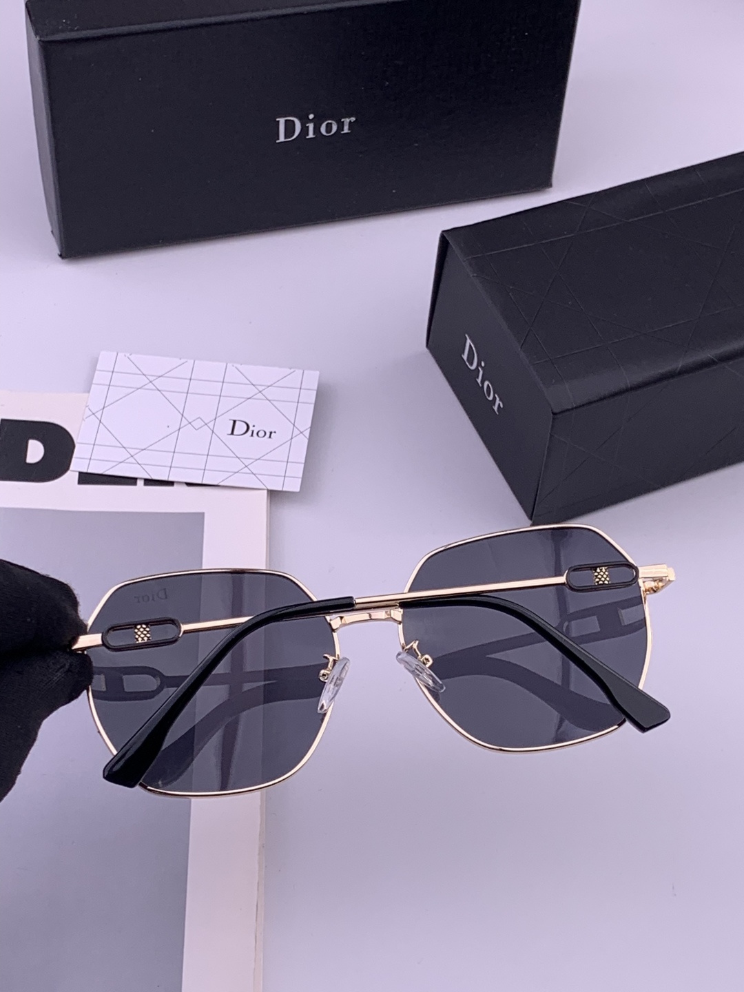 🔺 DIOR🔻官方新款 众多明星同款[色]‼️‼️新款大框偏光墨镜 🌈🌈宝丽来超清加厚太阳镜🔝🔝型号：C