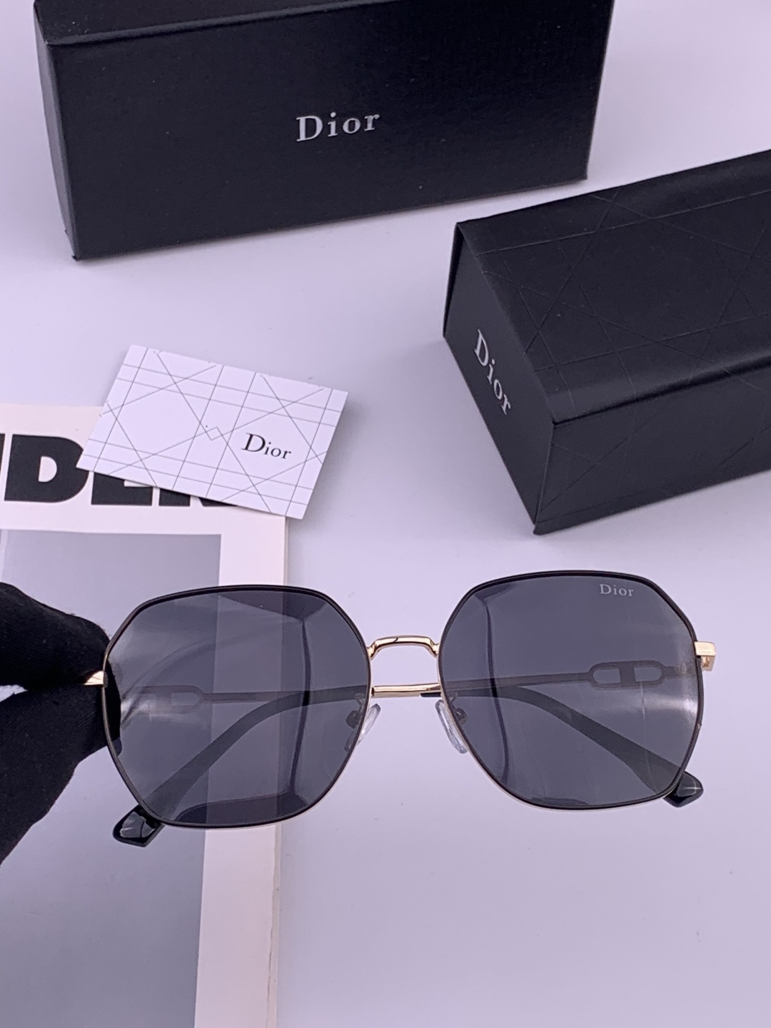🔺 DIOR🔻官方新款 众多明星同款[色]‼️‼️新款大框偏光墨镜 🌈🌈宝丽来超清加厚太阳镜🔝🔝型号：C