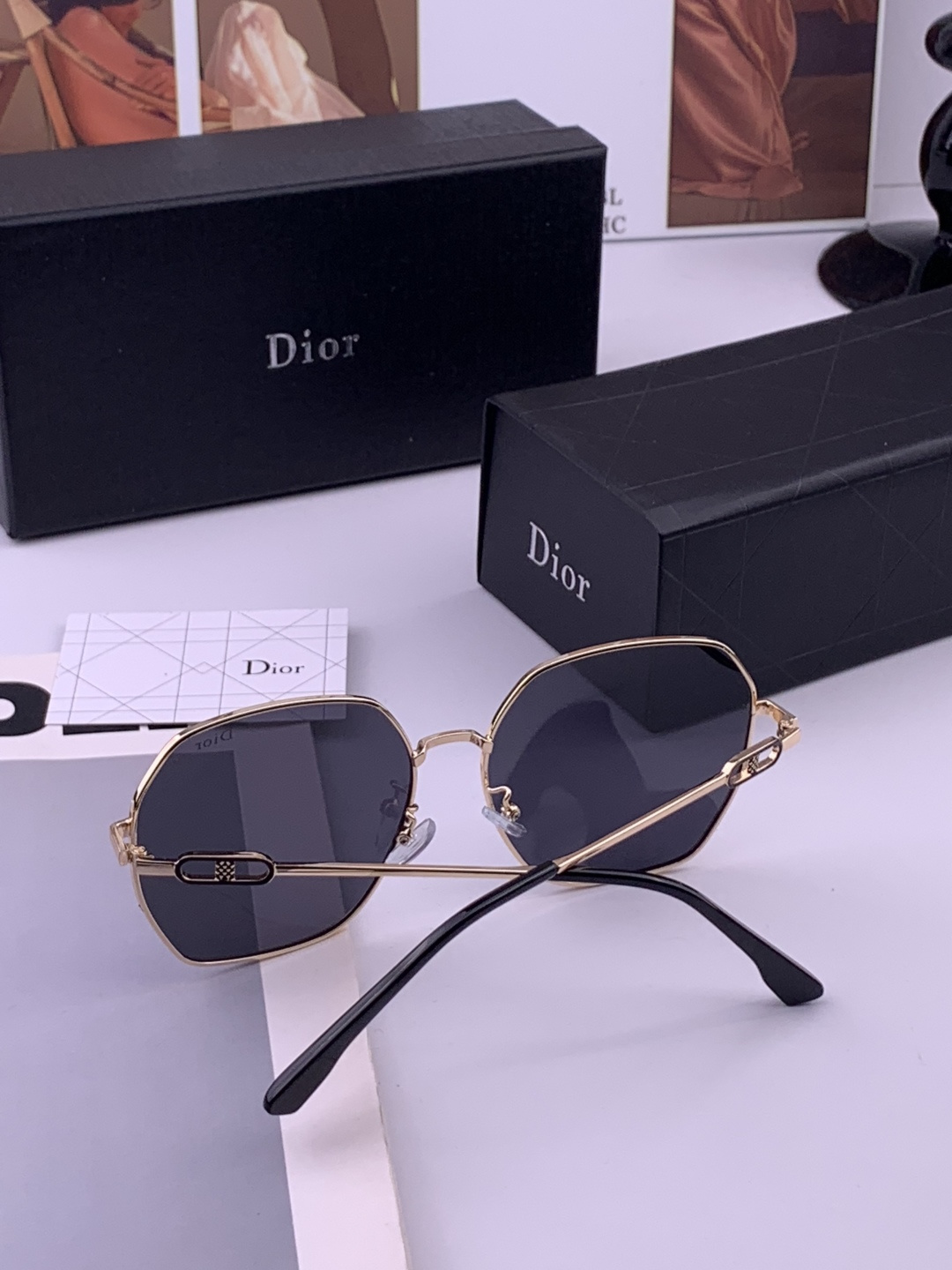 🔺 DIOR🔻官方新款 众多明星同款[色]‼️‼️新款大框偏光墨镜 🌈🌈宝丽来超清加厚太阳镜🔝🔝型号：C