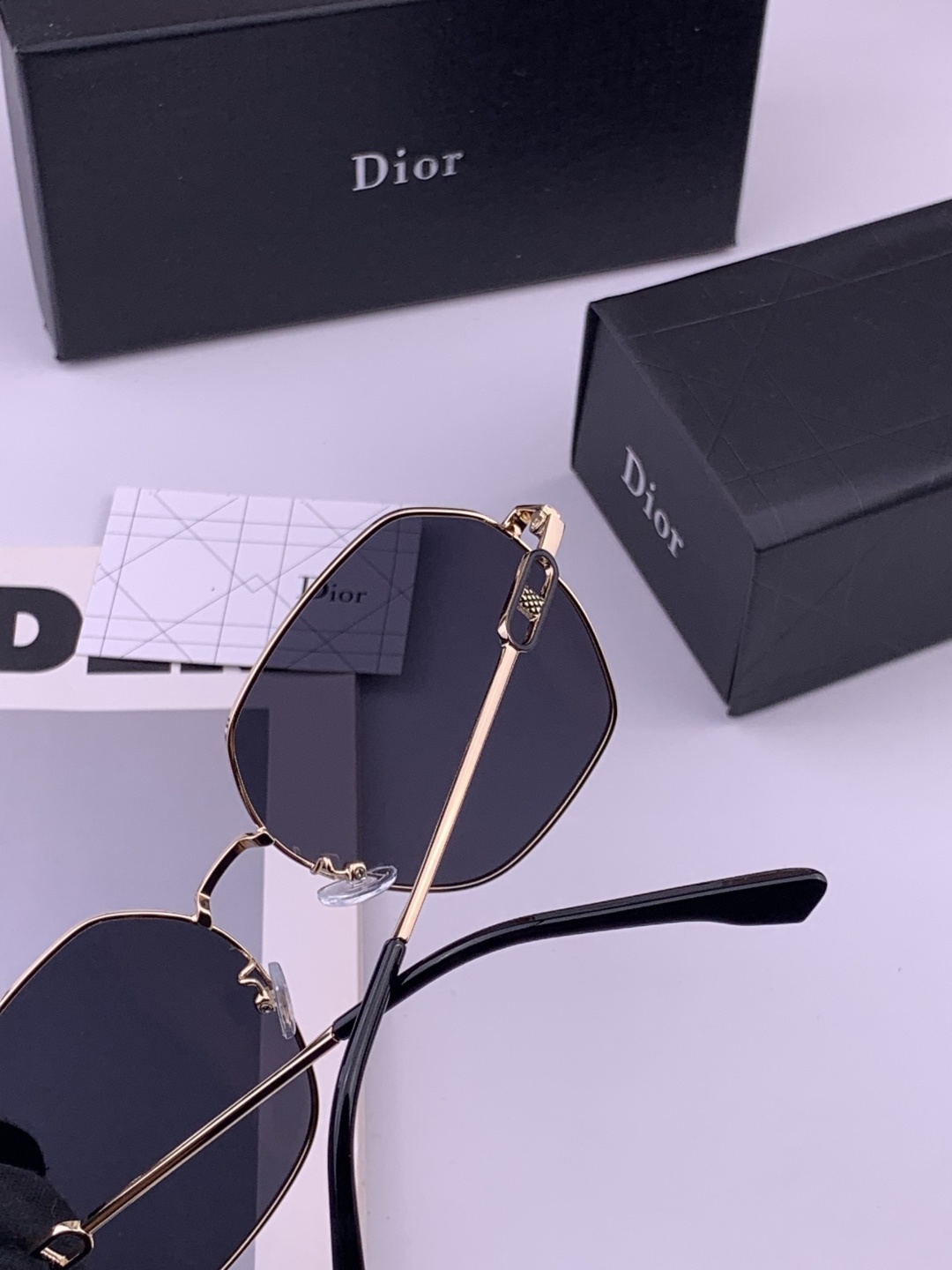 🔺 DIOR🔻官方新款 众多明星同款[色]‼️‼️新款大框偏光墨镜 🌈🌈宝丽来超清加厚太阳镜🔝🔝型号：C