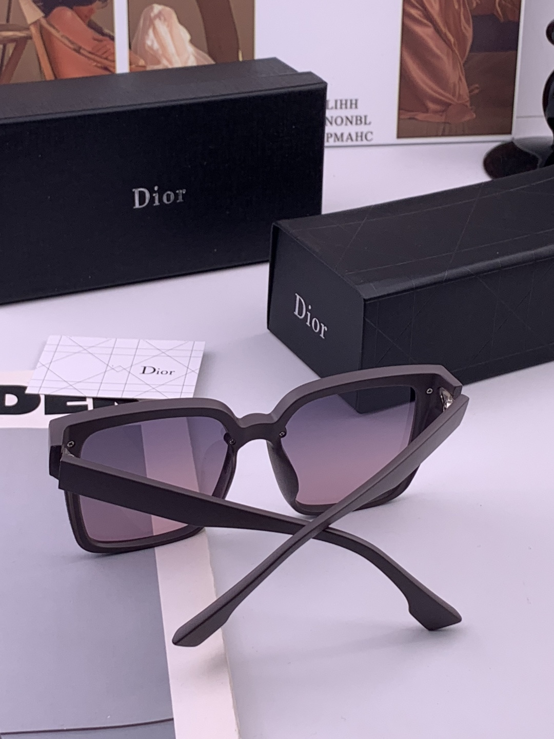 🔺 【DIOR-迪奥】开春新款 潮流爆款 时尚方框偏光太阳镜 高品质 佩戴舒适 网红潮款墨镜 女士高清偏