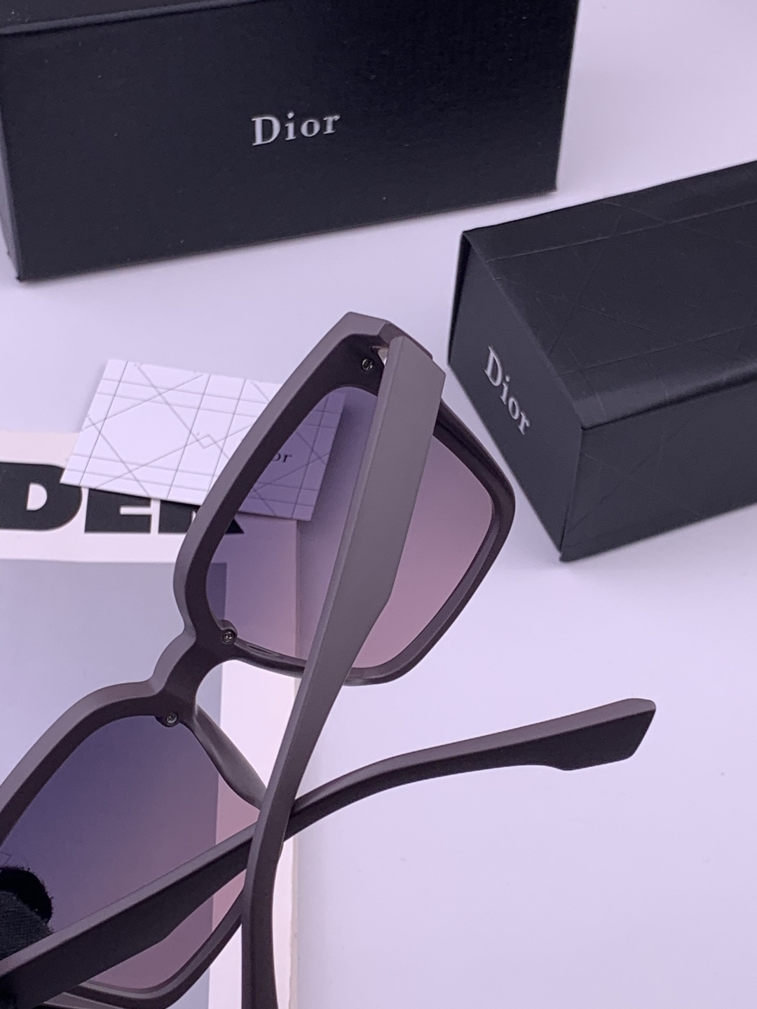 🔺 【DIOR-迪奥】开春新款 潮流爆款 时尚方框偏光太阳镜 高品质 佩戴舒适 网红潮款墨镜 女士高清偏