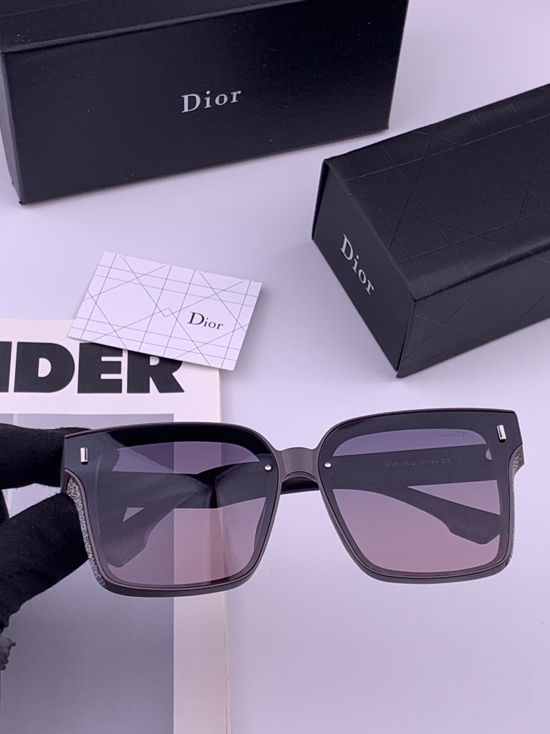 🔺 【DIOR-迪奥】开春新款 潮流爆款 时尚方框偏光太阳镜 高品质 佩戴舒适 网红潮款墨镜 女士高清偏