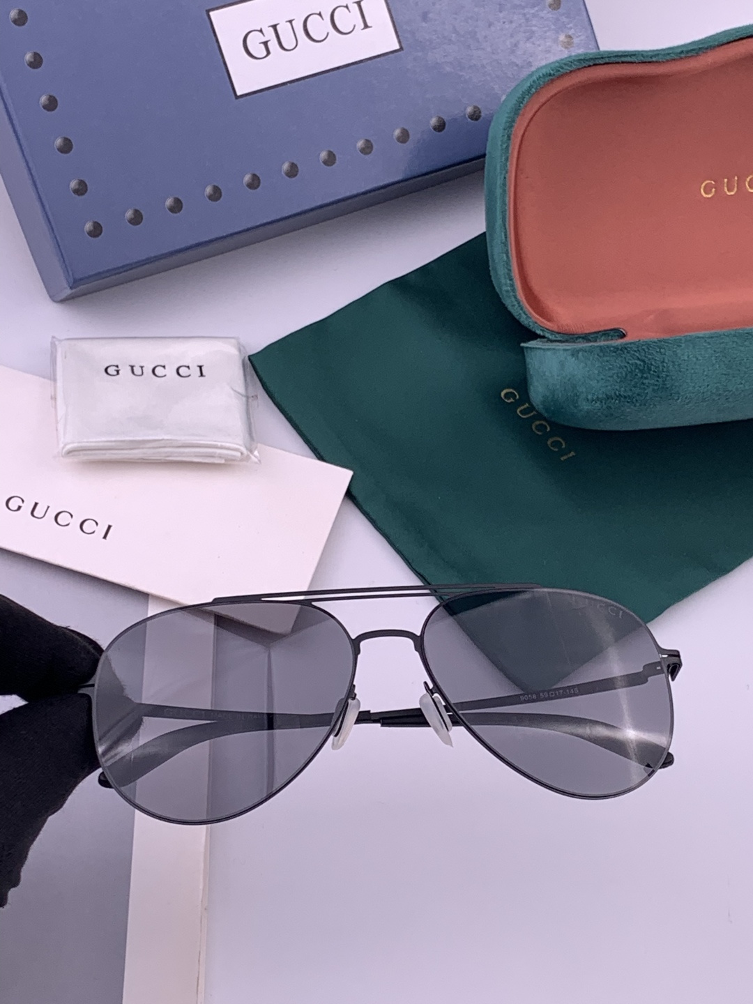 Gucci 春夏新款超轻无螺丝压不坏系列情侣款太阳镜高清尼龙镜片🦅完美品质，适合各种脸型，经典太阳镜亮相
