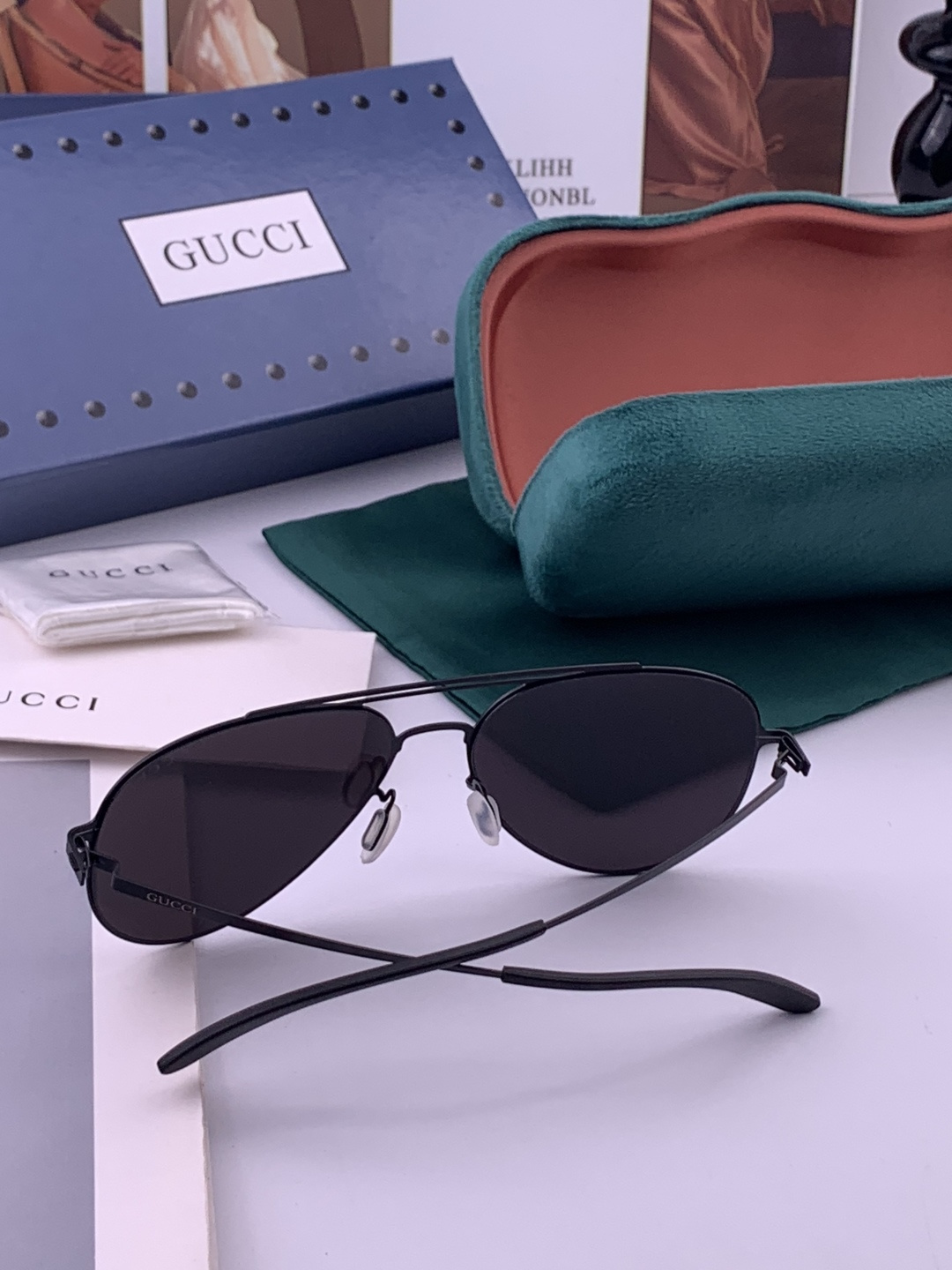 Gucci 春夏新款超轻无螺丝压不坏系列情侣款太阳镜高清尼龙镜片🦅完美品质，适合各种脸型，经典太阳镜亮相