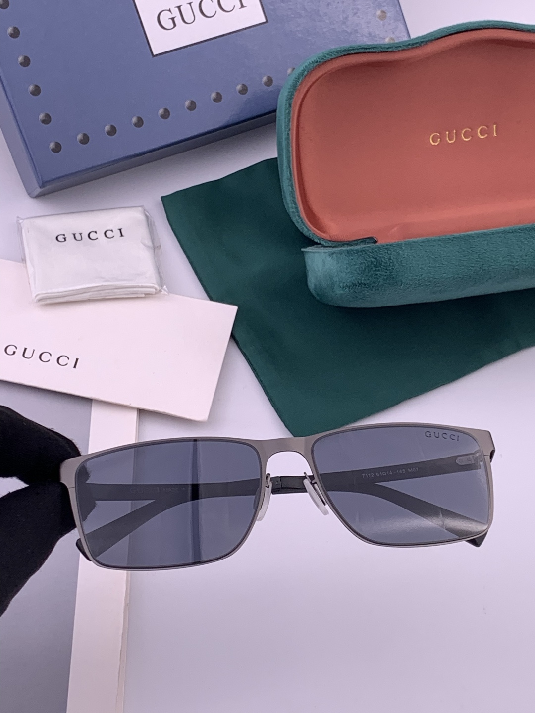 GUCCI 男款炫彩飞行员偏光太阳镜 ❤️材质：高清尼龙加厚卡槽高清偏光镜片 🌹无边框镜架💕颜👍型号：G