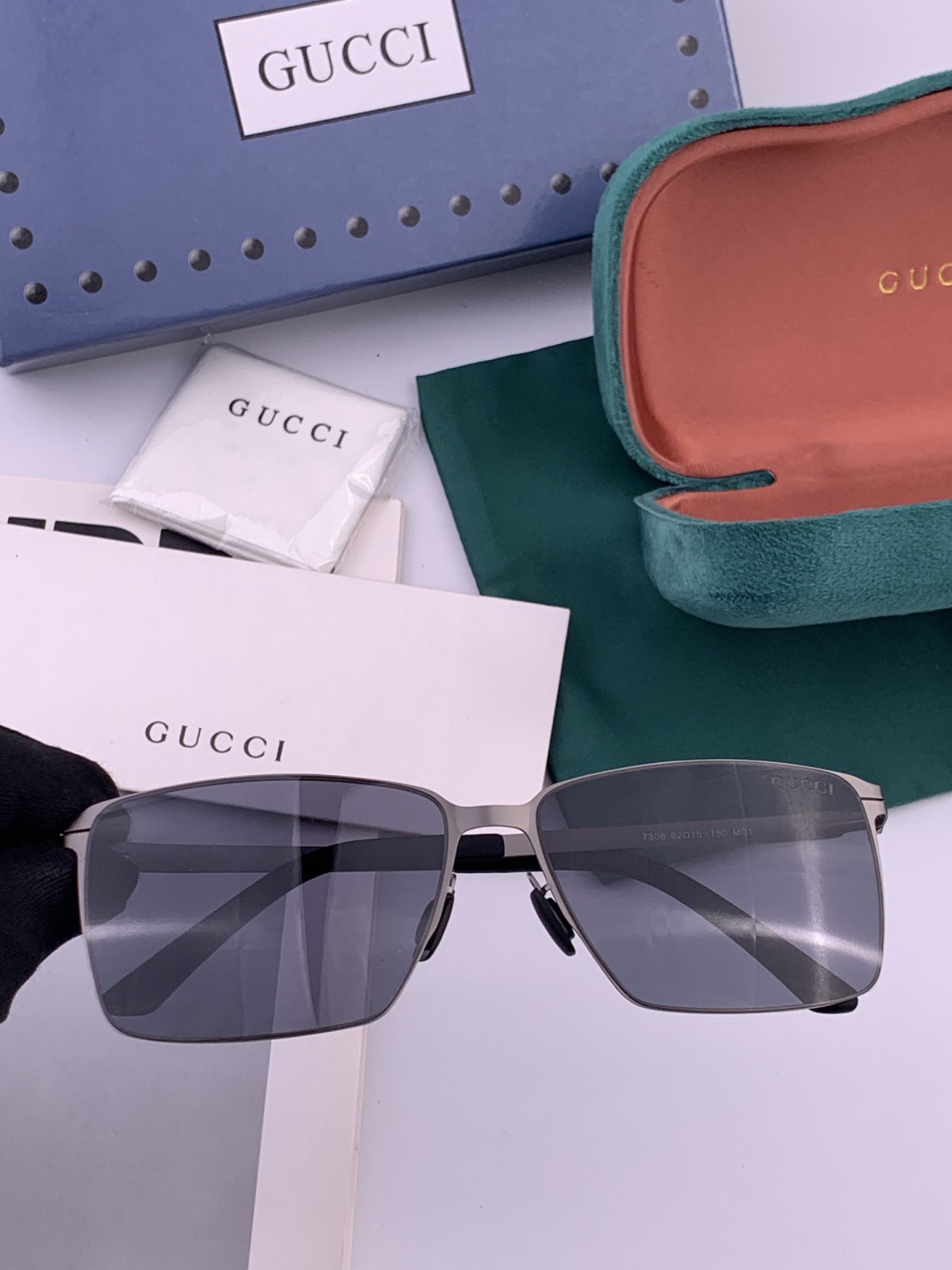 Gucci 春夏新款超轻无螺丝压不坏系列情侣款太阳镜高清尼龙镜片🦅完美品质，适合各种脸型，经典太阳镜亮相