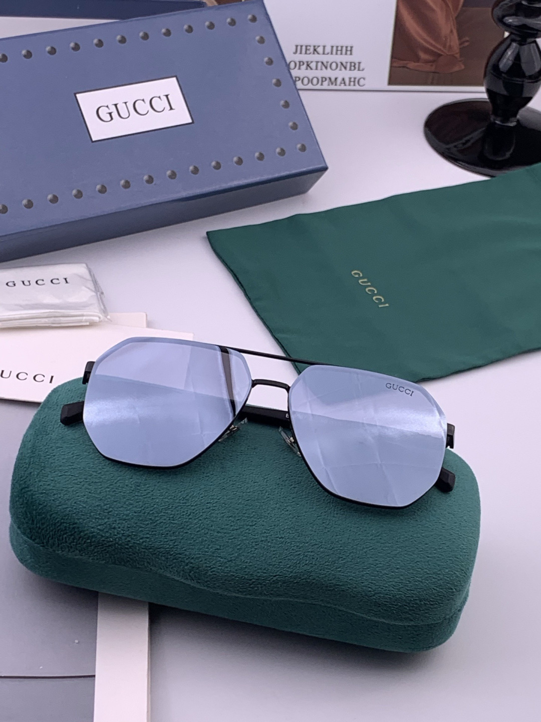 GUCCI 男款炫彩飞行员偏光太阳镜 ❤️材质：高清尼龙加厚卡槽高清偏光镜片 🌹无边框镜架💕颜👍型号：G