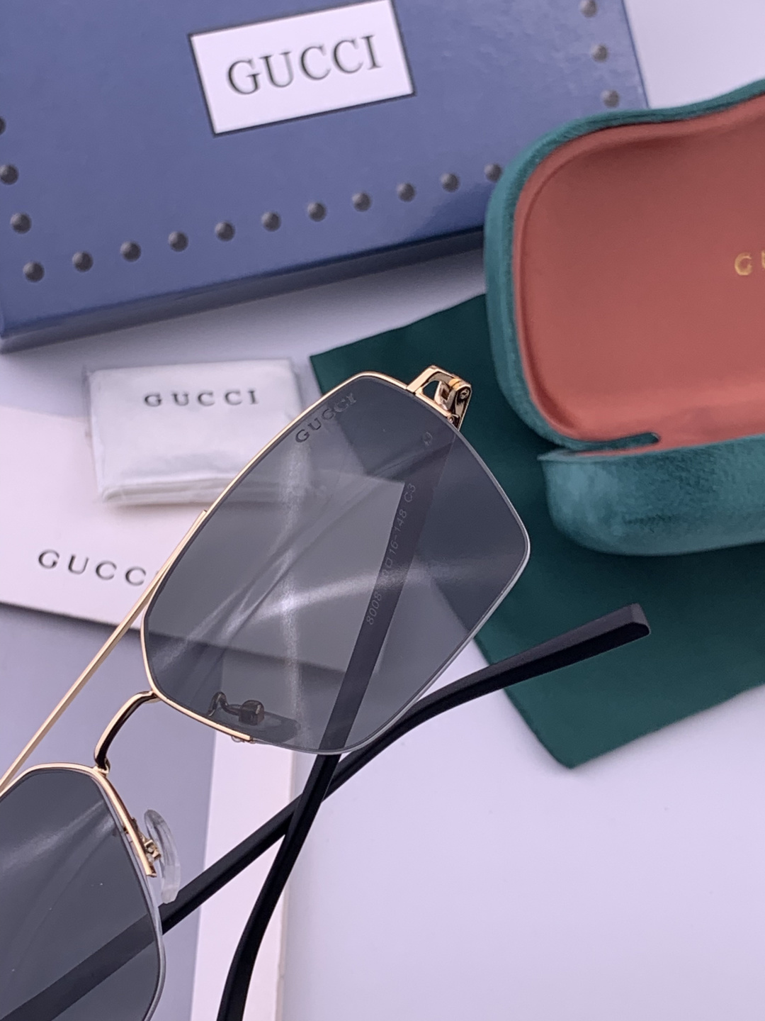 GUCCI 男款炫彩飞行员偏光太阳镜 ❤️材质：高清尼龙加厚卡槽高清偏光镜片 🌹无边框镜架💕颜👍型号：G