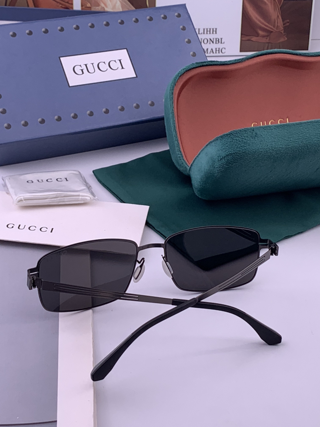 GUCCI 男款炫彩飞行员偏光太阳镜 ❤️材质：高清尼龙加厚卡槽高清偏光镜片 🌹无边框镜架💕颜👍型号：G