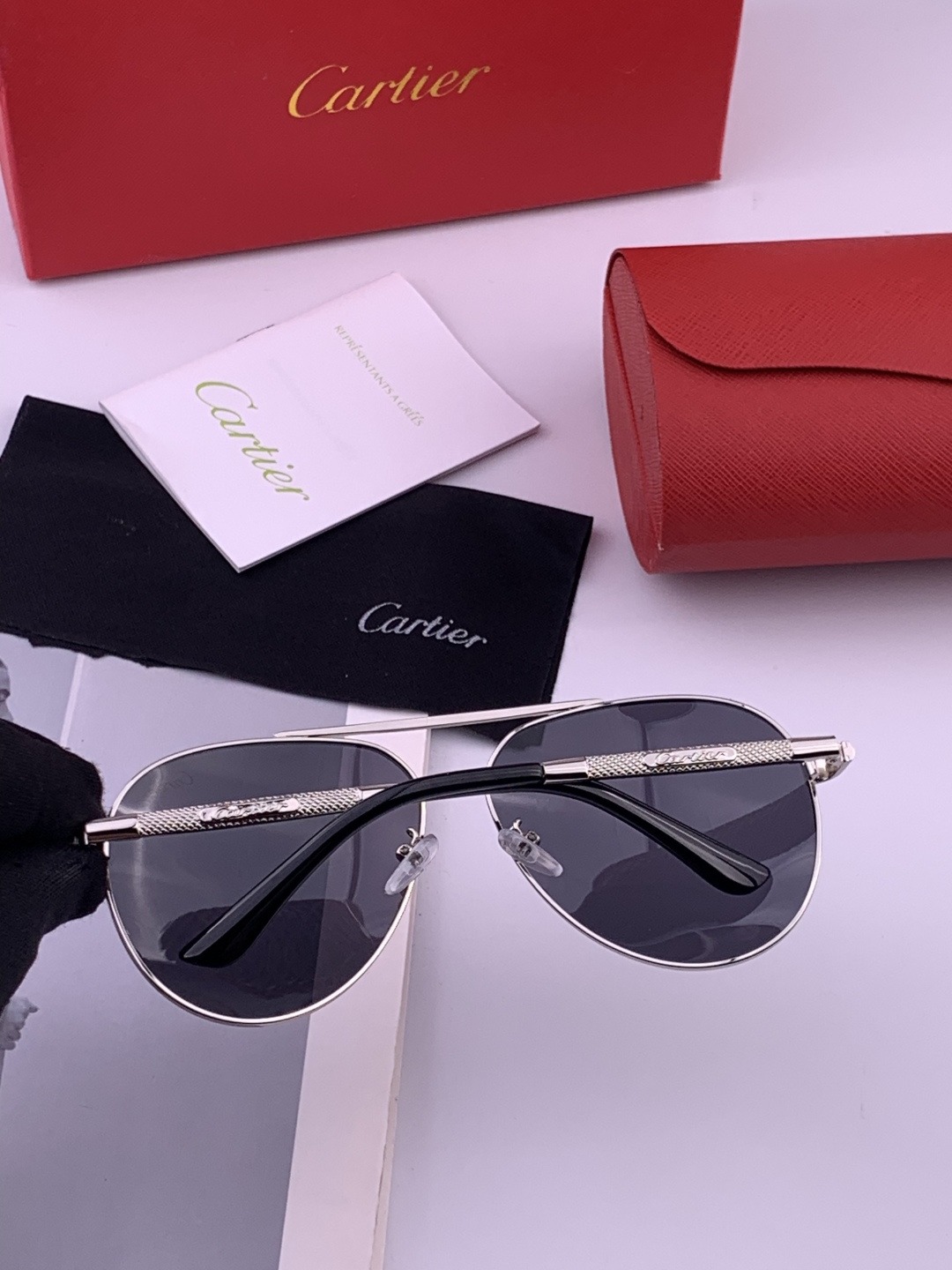 【Cartier  卡地亚】 👑男女款偏光墨镜  双色烤漆工艺  进口宝丽来偏光镜片   顶级做工彰显非