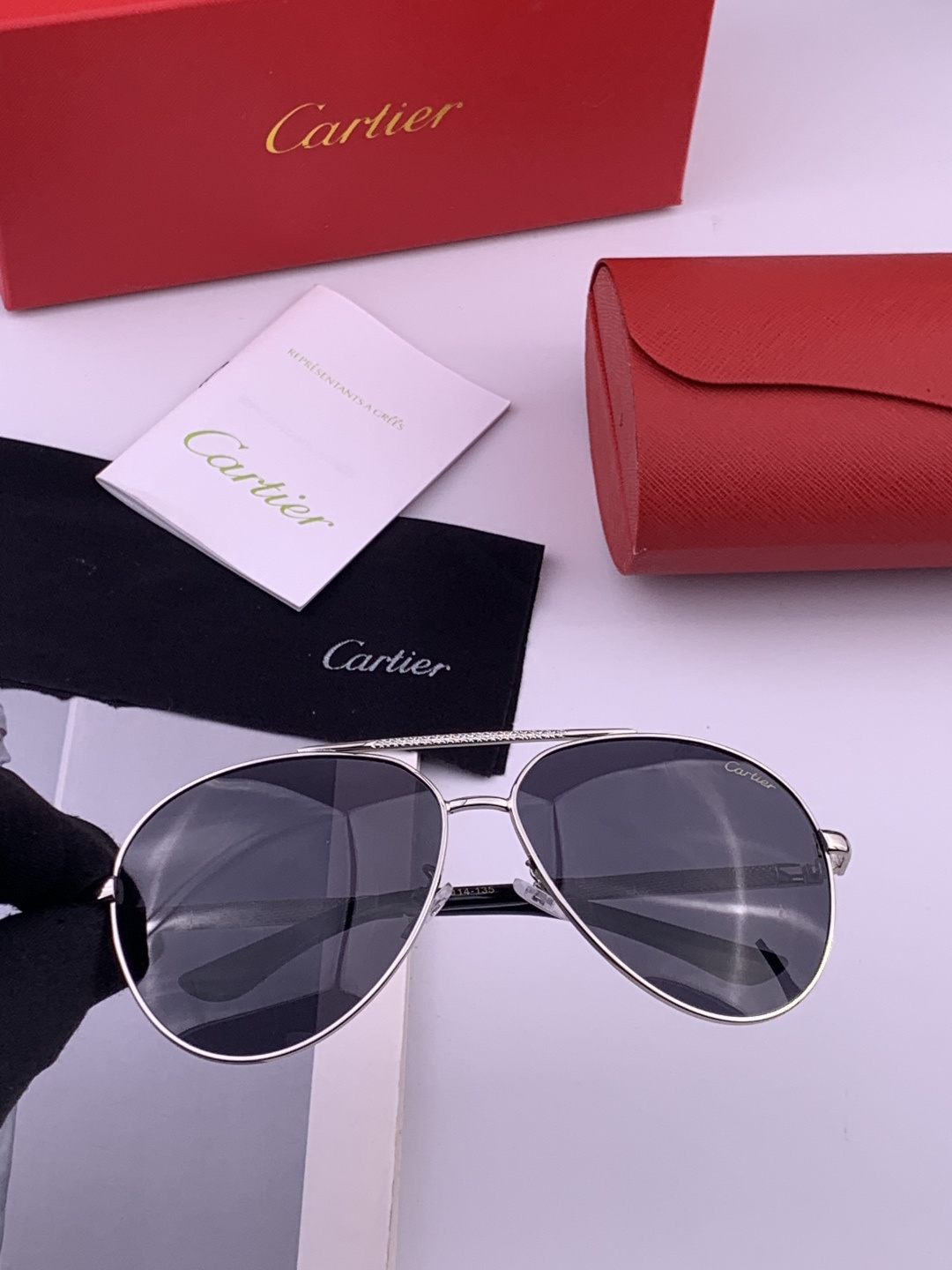【Cartier  卡地亚】 👑男女款偏光墨镜  双色烤漆工艺  进口宝丽来偏光镜片   顶级做工彰显非