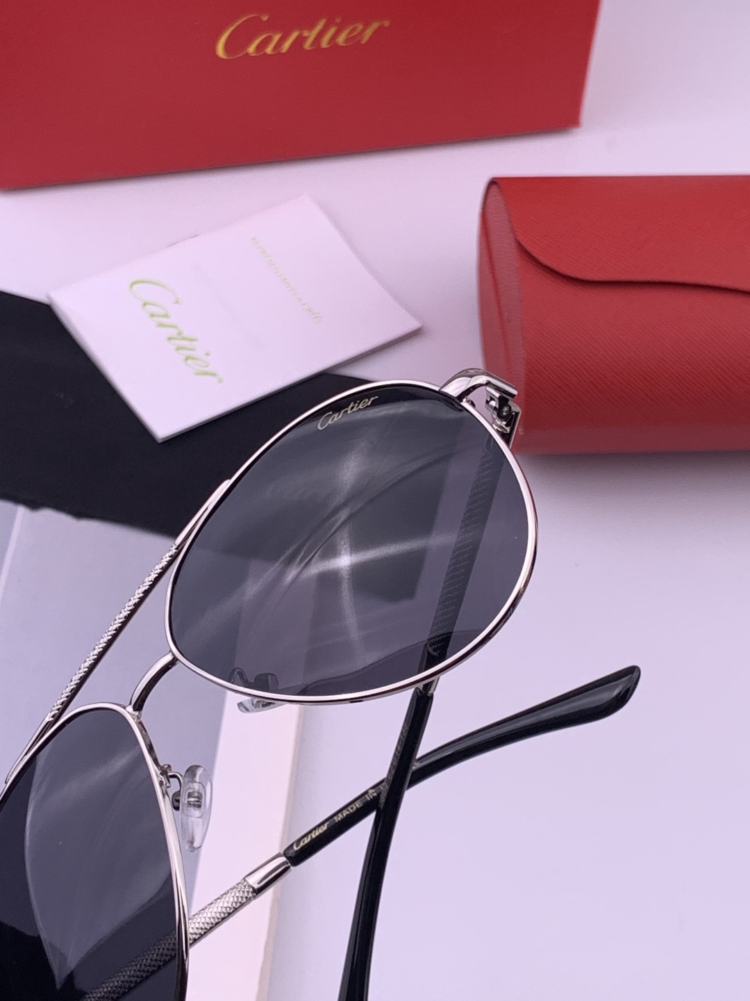 【Cartier  卡地亚】 👑男女款偏光墨镜  双色烤漆工艺  进口宝丽来偏光镜片   顶级做工彰显非