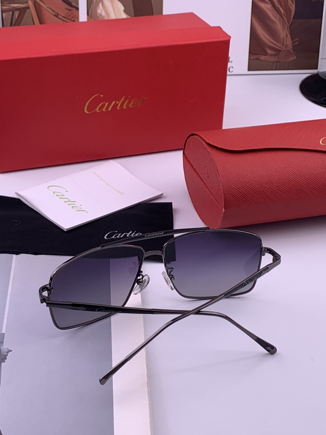 【Cartier  卡地亚】 👑男女款偏光墨镜  双色烤漆工艺  进口宝丽来偏光镜片   顶级做工彰显非