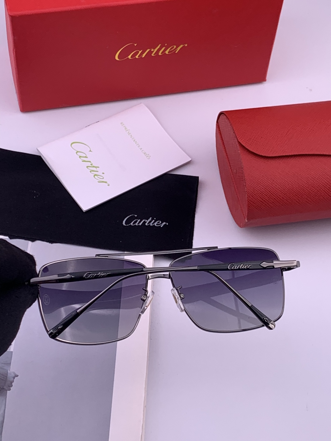 【Cartier  卡地亚】 👑男女款偏光墨镜  双色烤漆工艺  进口宝丽来偏光镜片   顶级做工彰显非