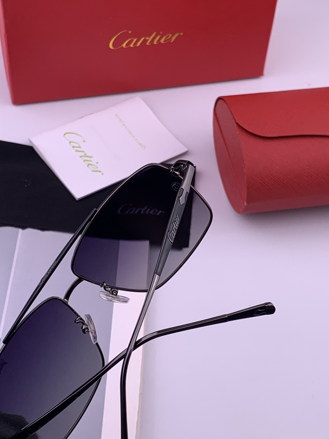 【Cartier  卡地亚】 👑男女款偏光墨镜  双色烤漆工艺  进口宝丽来偏光镜片   顶级做工彰显非