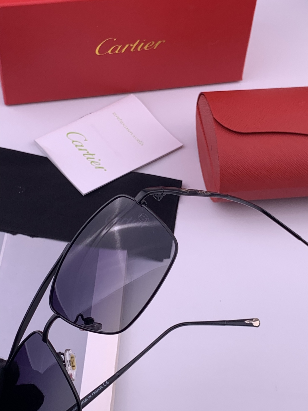 【Cartier  卡地亚】 👑男女款偏光墨镜  双色烤漆工艺  进口宝丽来偏光镜片   顶级做工彰显非
