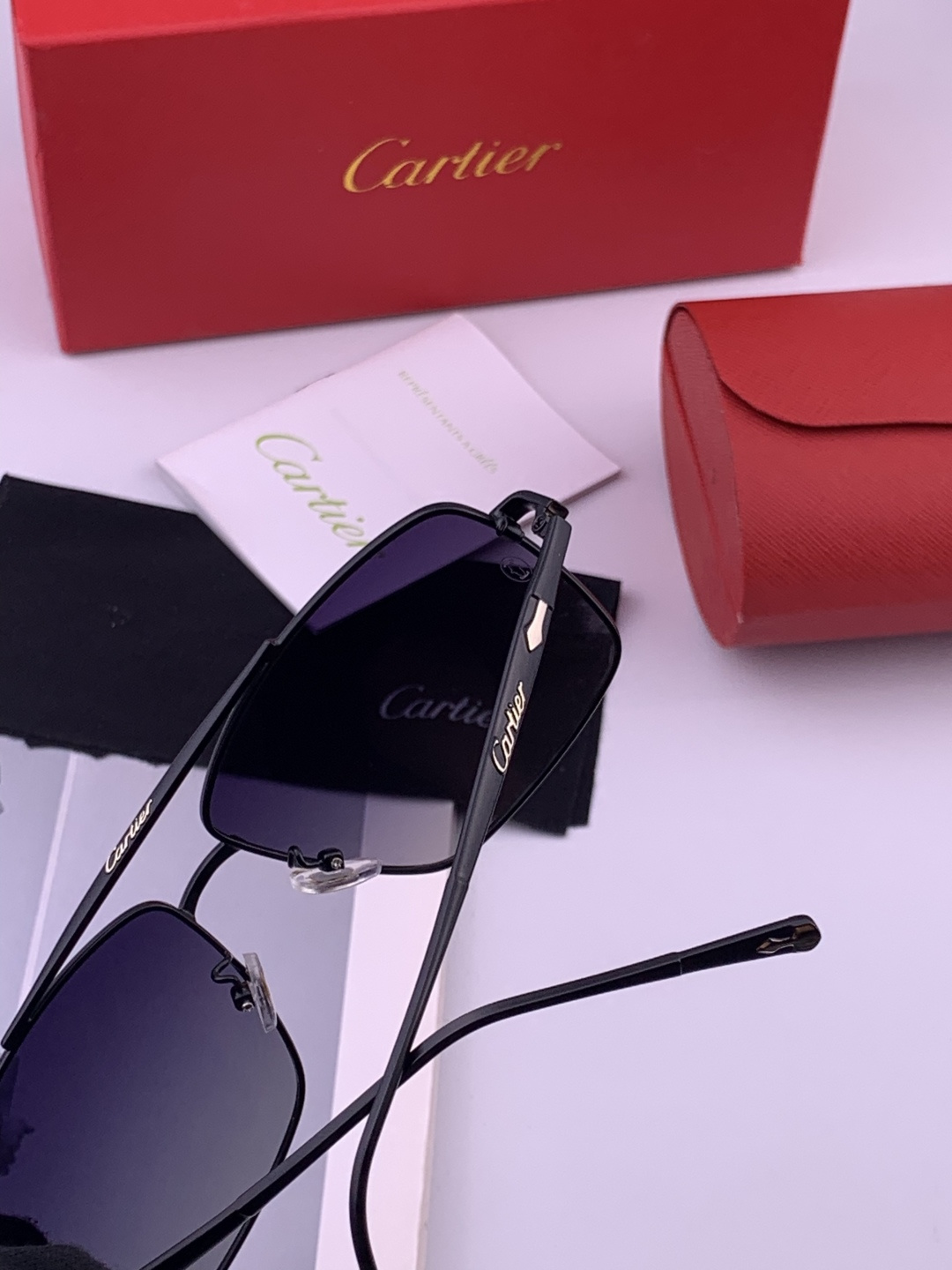 【Cartier  卡地亚】 👑男女款偏光墨镜  双色烤漆工艺  进口宝丽来偏光镜片   顶级做工彰显非