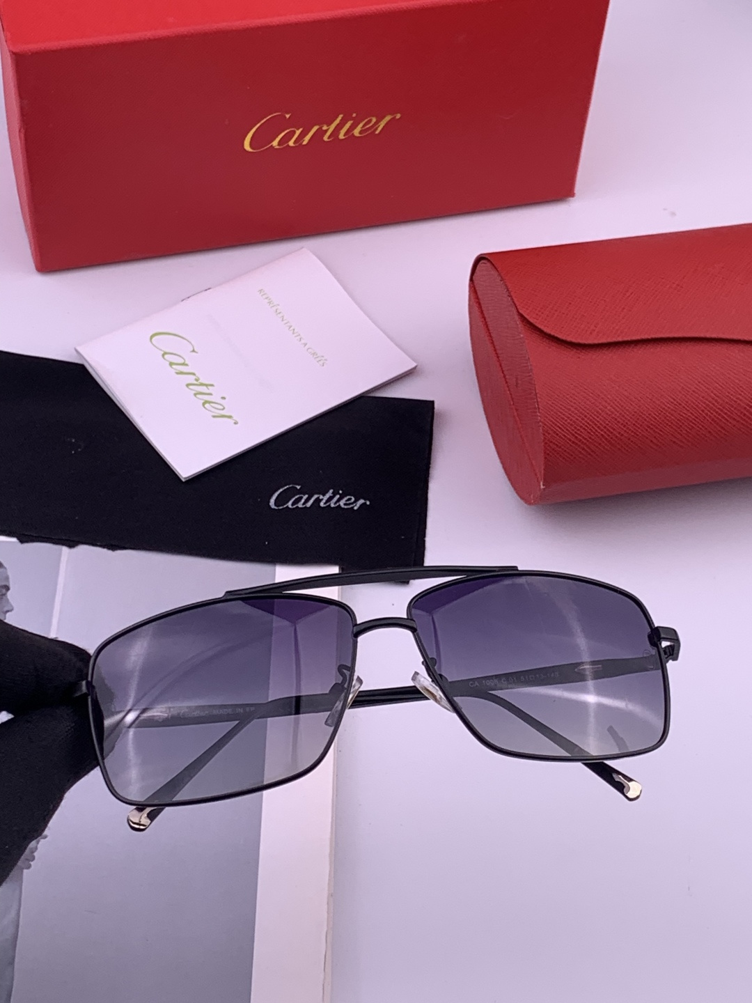 【Cartier  卡地亚】 👑男女款偏光墨镜  双色烤漆工艺  进口宝丽来偏光镜片   顶级做工彰显非