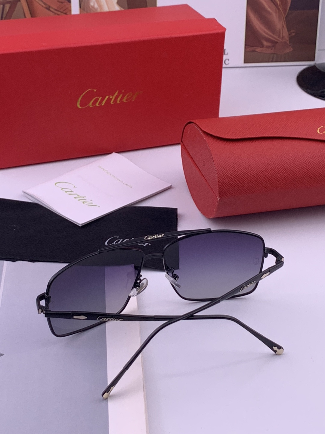 【Cartier  卡地亚】 👑男女款偏光墨镜  双色烤漆工艺  进口宝丽来偏光镜片   顶级做工彰显非
