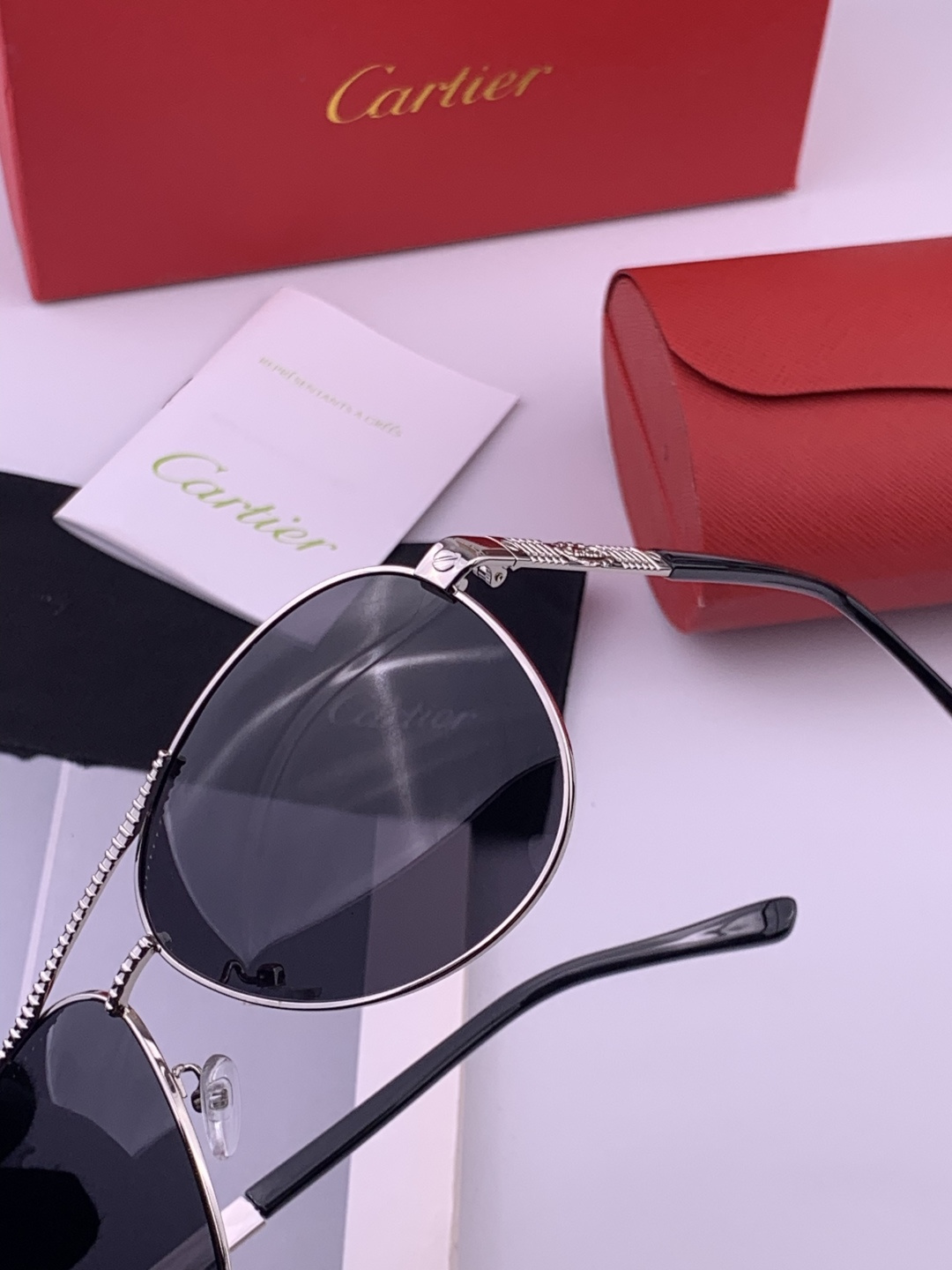 【Cartier  卡地亚】 👑男女款偏光墨镜  双色烤漆工艺  进口宝丽来偏光镜片   顶级做工彰显非