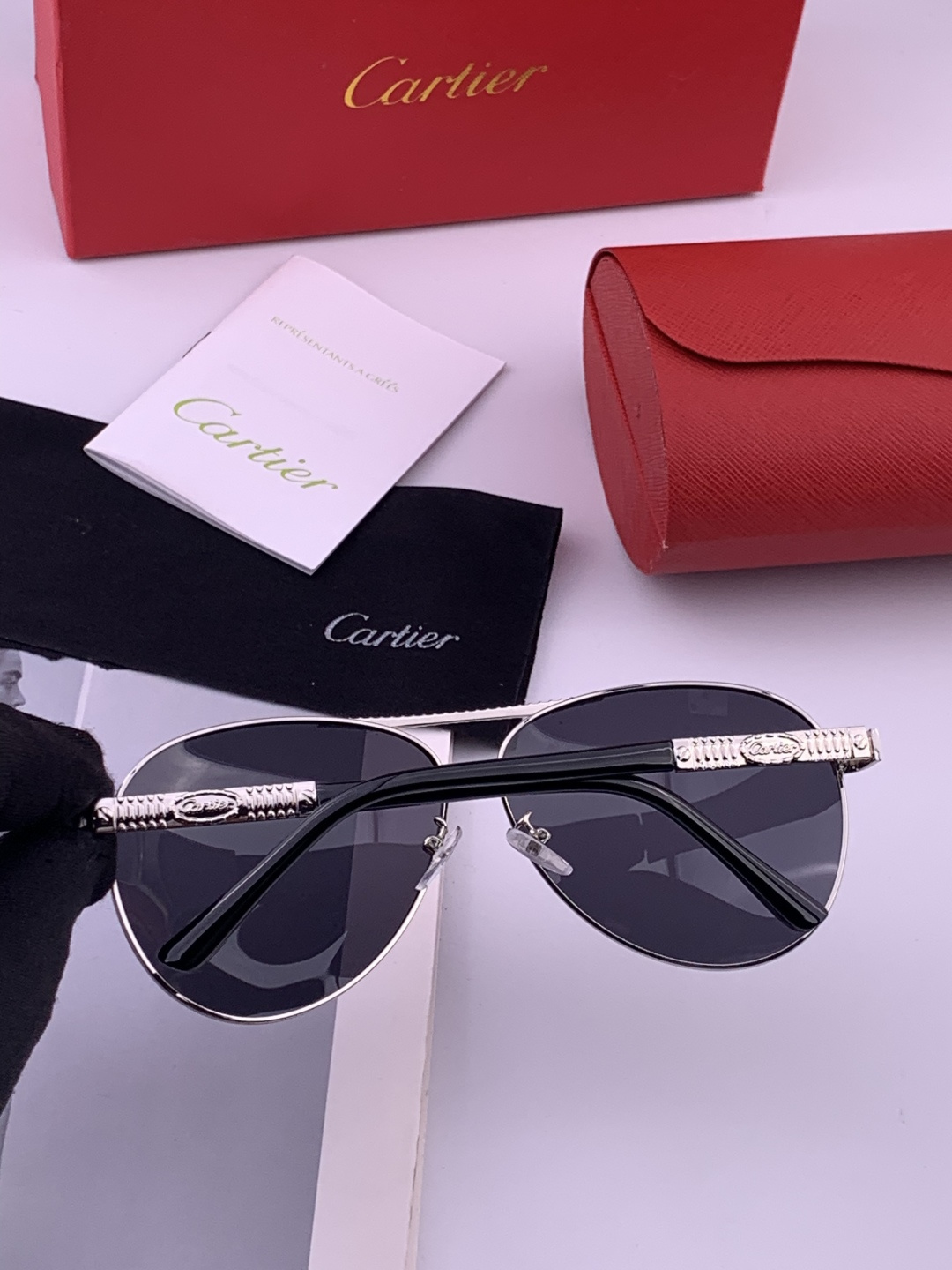 【Cartier  卡地亚】 👑男女款偏光墨镜  双色烤漆工艺  进口宝丽来偏光镜片   顶级做工彰显非