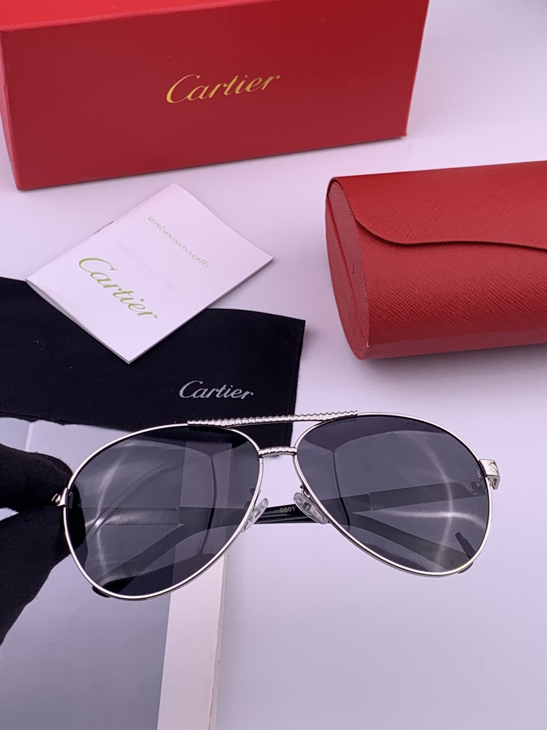 【Cartier  卡地亚】 👑男女款偏光墨镜  双色烤漆工艺  进口宝丽来偏光镜片   顶级做工彰显非