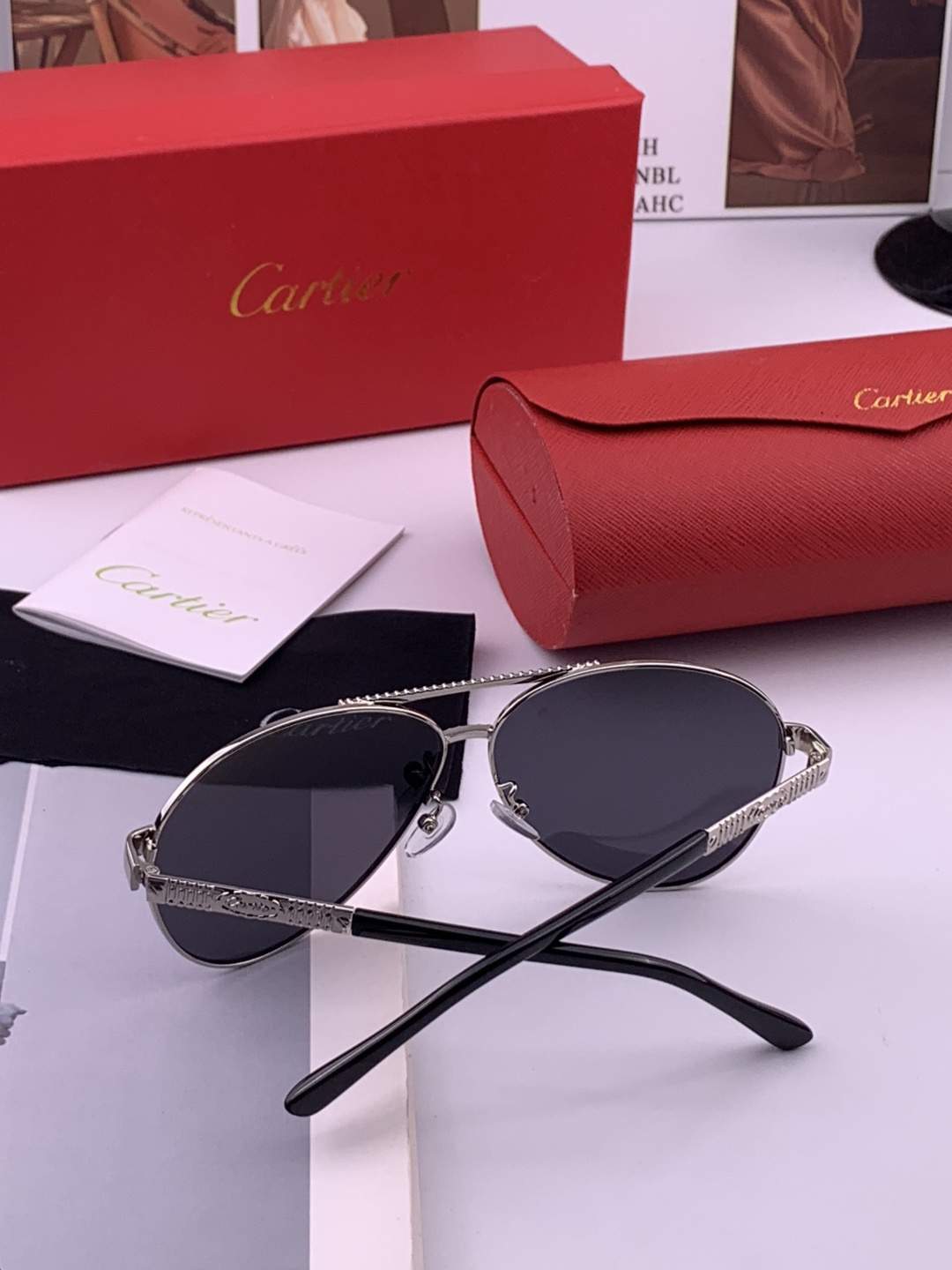 【Cartier  卡地亚】 👑男女款偏光墨镜  双色烤漆工艺  进口宝丽来偏光镜片   顶级做工彰显非