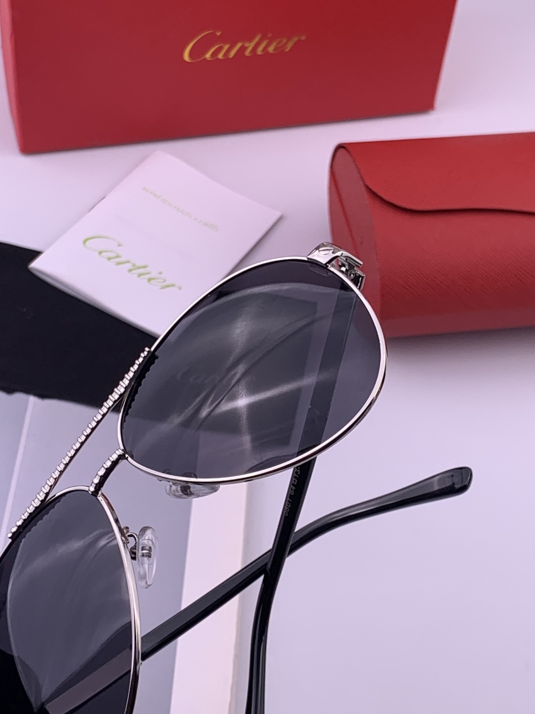 【Cartier  卡地亚】 👑男女款偏光墨镜  双色烤漆工艺  进口宝丽来偏光镜片   顶级做工彰显非