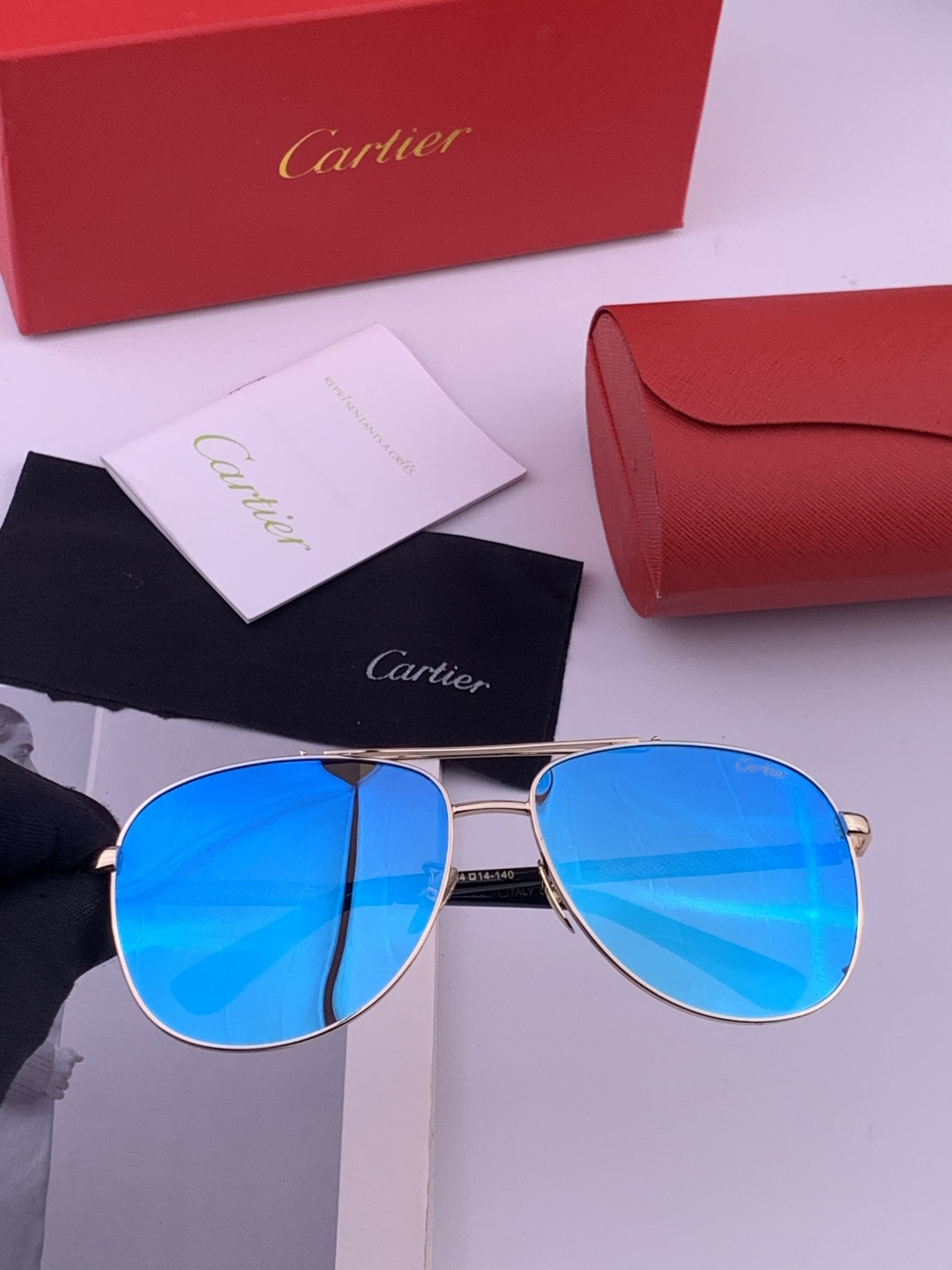 【Cartier  卡地亚】 👑男女款偏光墨镜  双色烤漆工艺  进口宝丽来偏光镜片   顶级做工彰显非