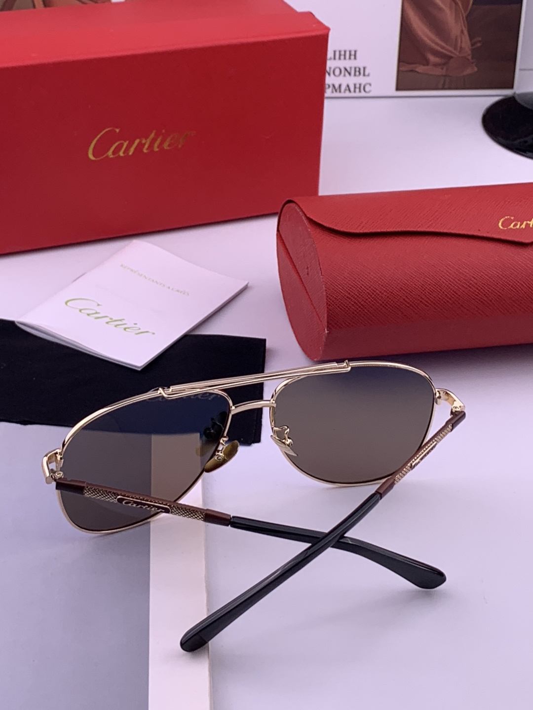 【Cartier  卡地亚】 👑男女款偏光墨镜  双色烤漆工艺  进口宝丽来偏光镜片   顶级做工彰显非