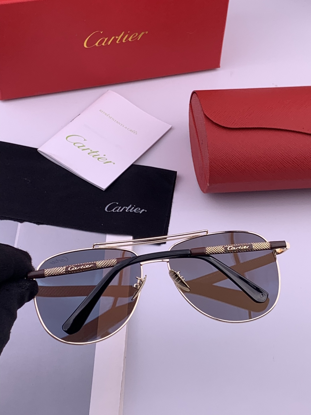 【Cartier  卡地亚】 👑男女款偏光墨镜  双色烤漆工艺  进口宝丽来偏光镜片   顶级做工彰显非