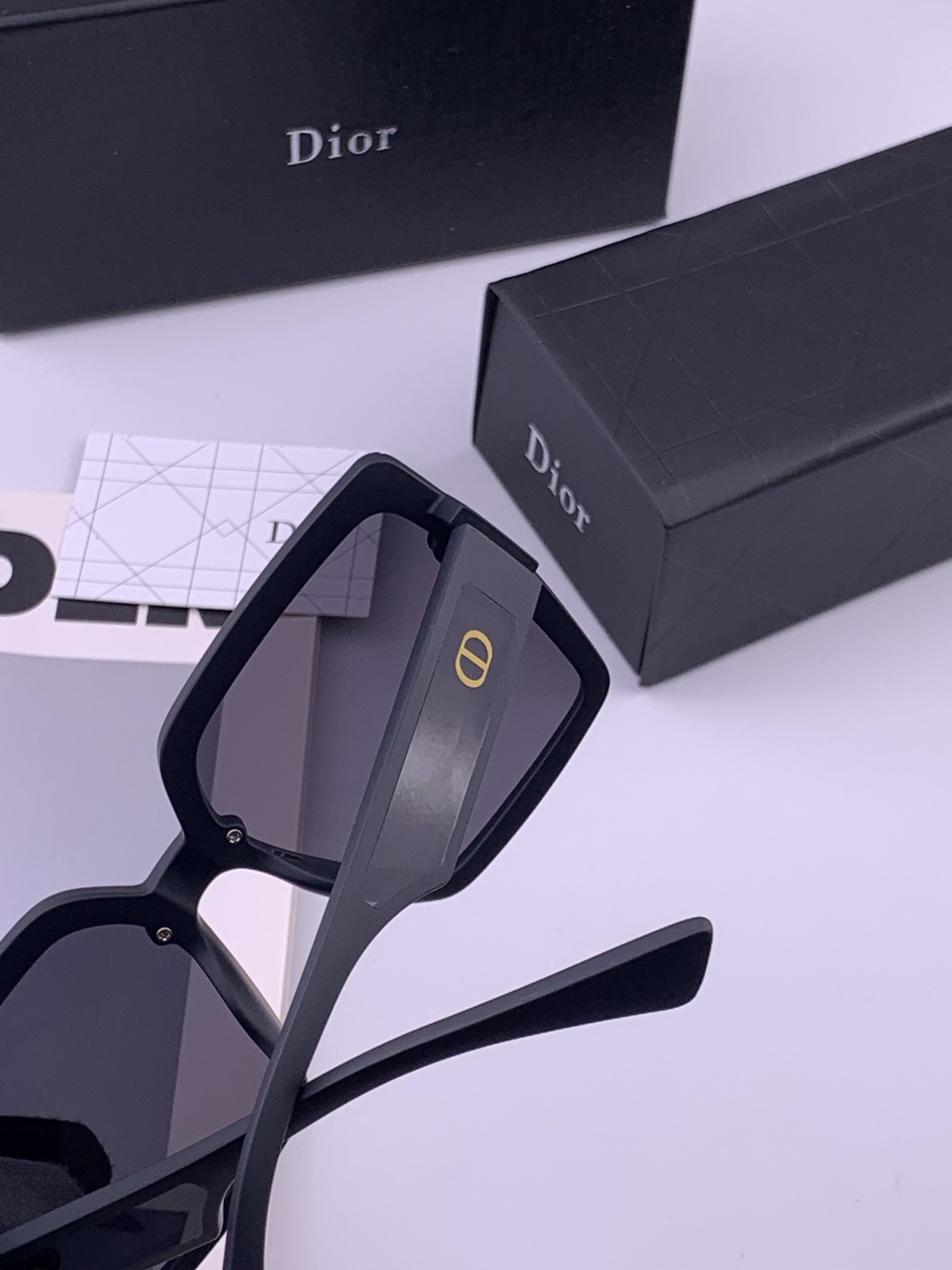 🔺 【DIOR-迪奥】开春新款 潮流爆款 时尚方框偏光太阳镜 高品质 佩戴舒适 网红潮款墨镜 女士高清偏