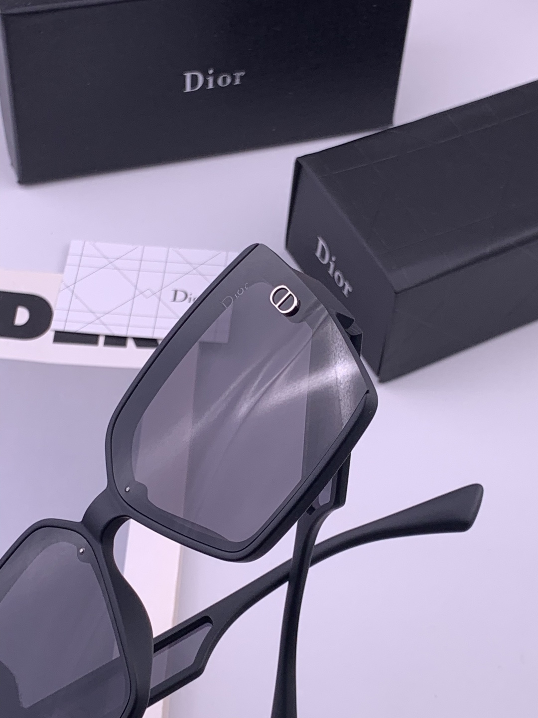 🔺 【DIOR-迪奥】开春新款 潮流爆款 时尚方框偏光太阳镜 高品质 佩戴舒适 网红潮款墨镜 女士高清偏