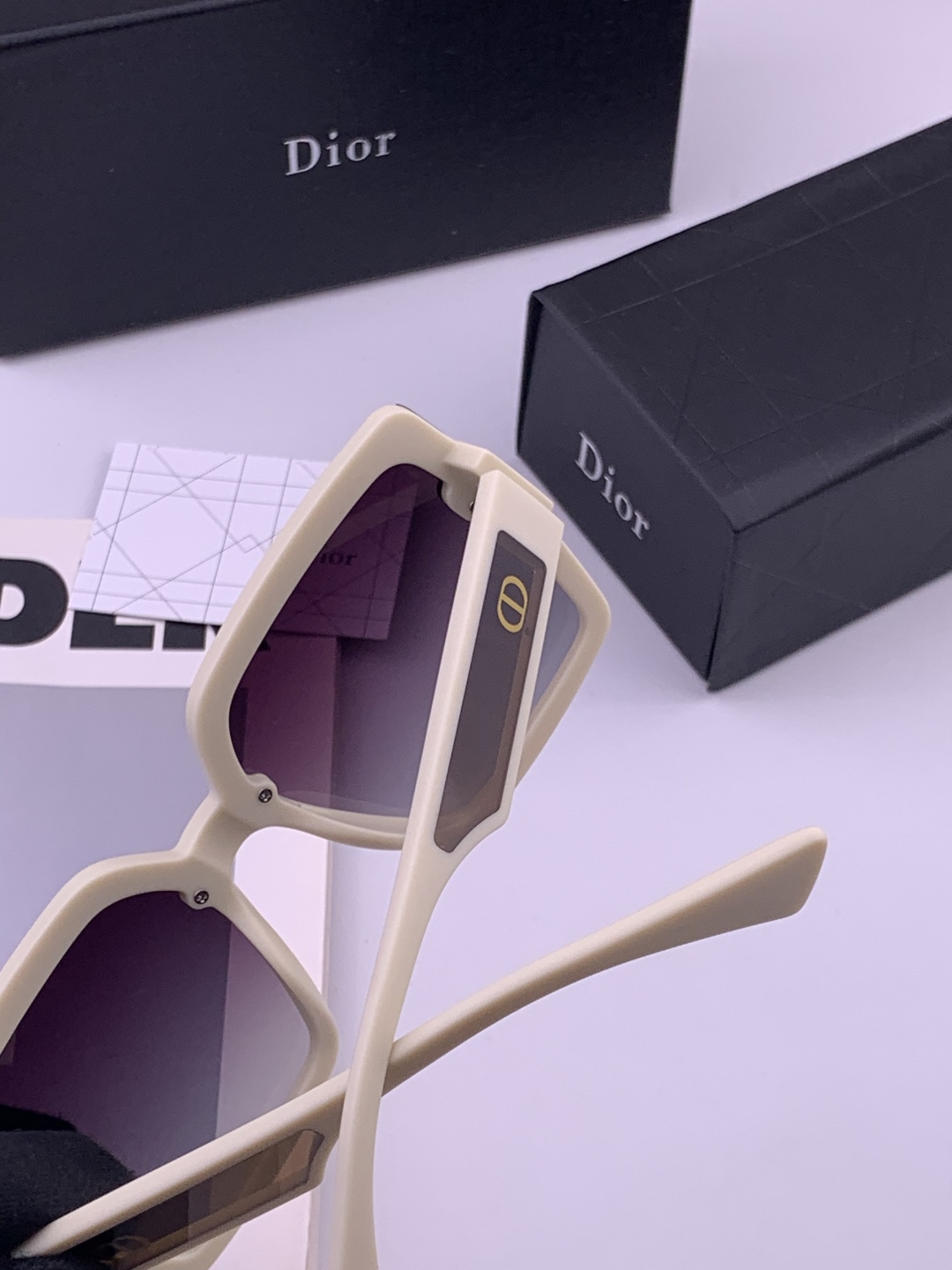 🔺 【DIOR-迪奥】开春新款 潮流爆款 时尚方框偏光太阳镜 高品质 佩戴舒适 网红潮款墨镜 女士高清偏