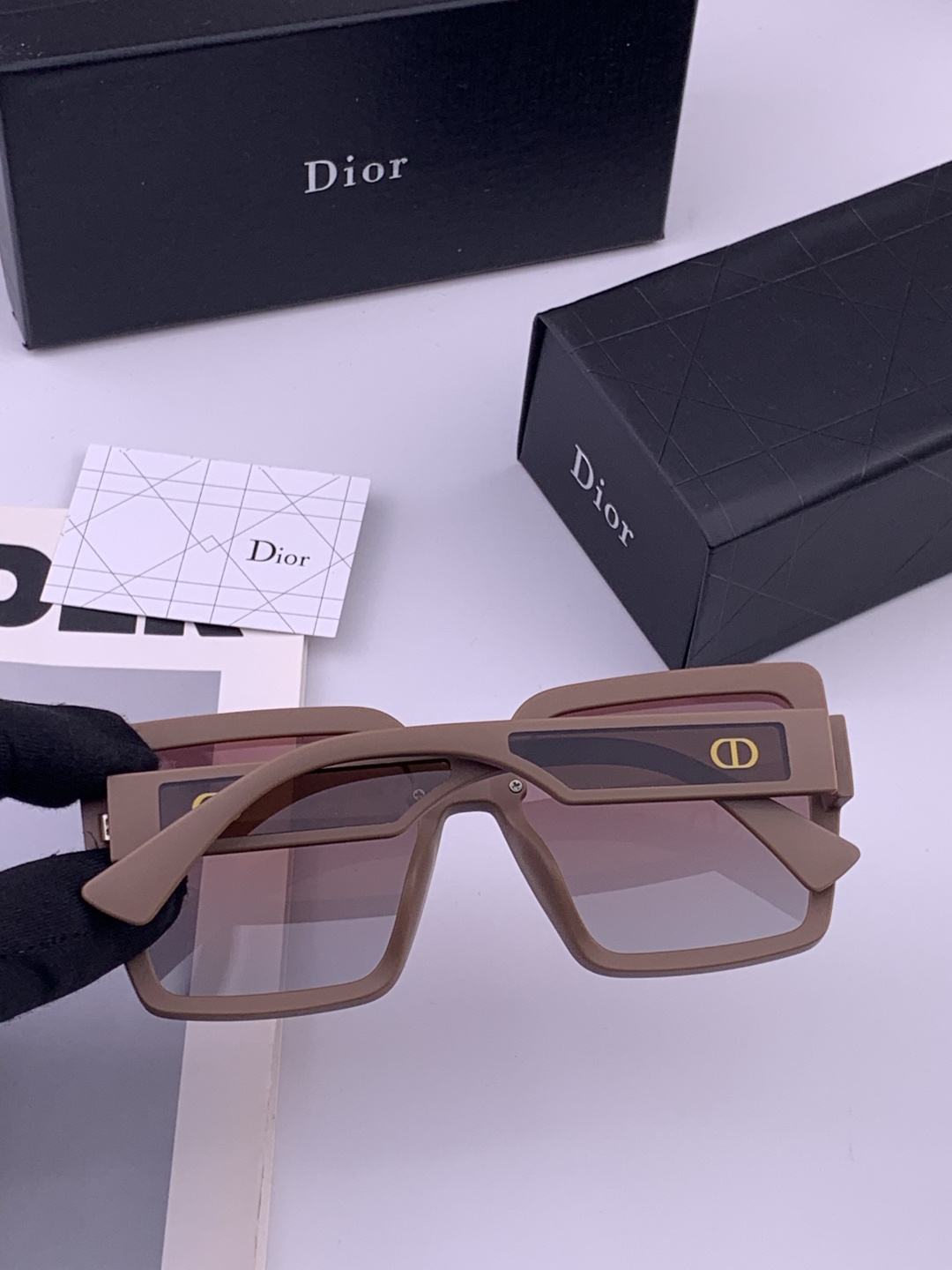 🔺 【DIOR-迪奥】开春新款 潮流爆款 时尚方框偏光太阳镜 高品质 佩戴舒适 网红潮款墨镜 女士高清偏
