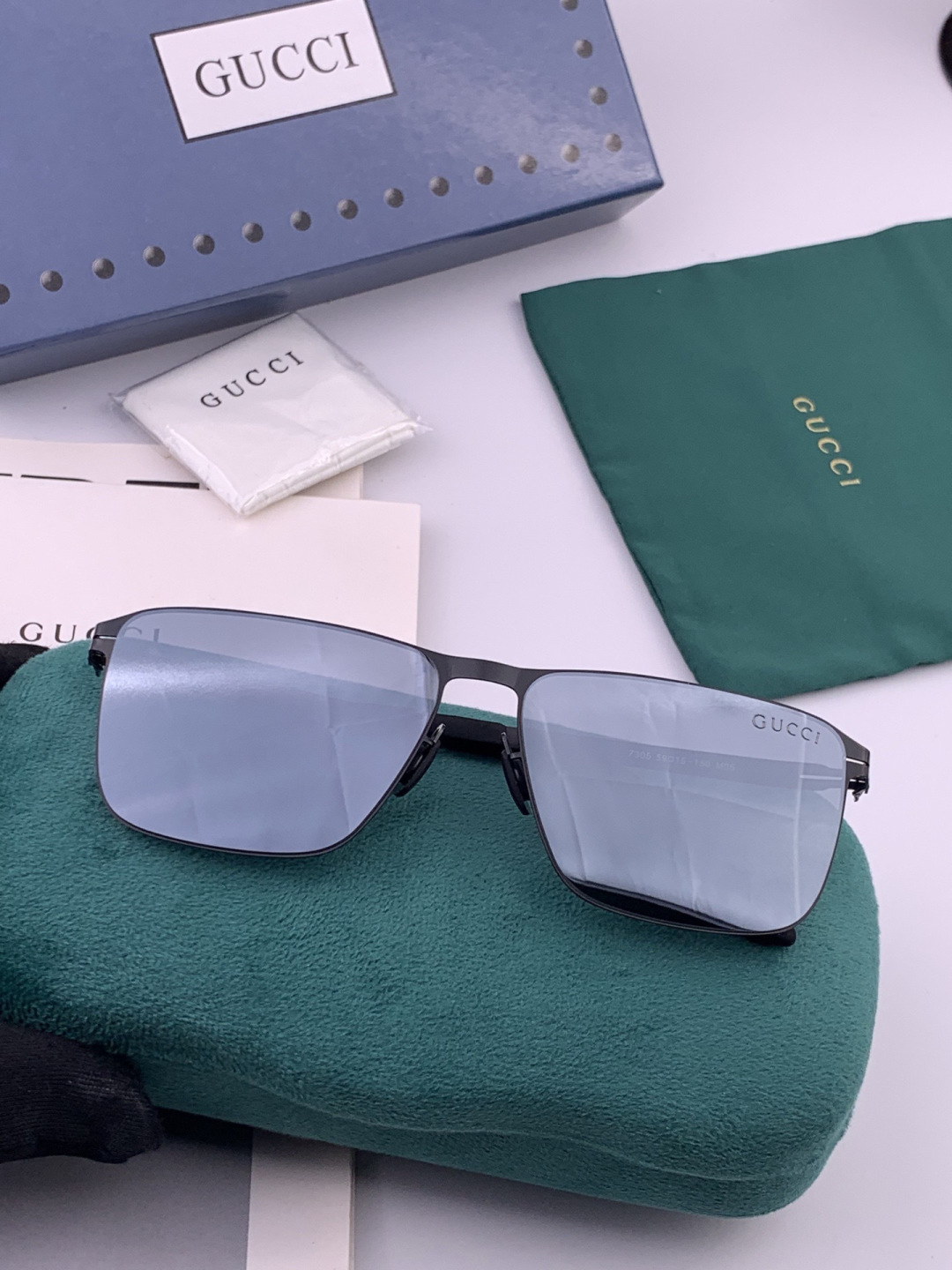 GUCCI 男款炫彩飞行员偏光太阳镜 ❤️材质：高清尼龙加厚卡槽高清偏光镜片 🌹无边框镜架💕颜👍型号：G